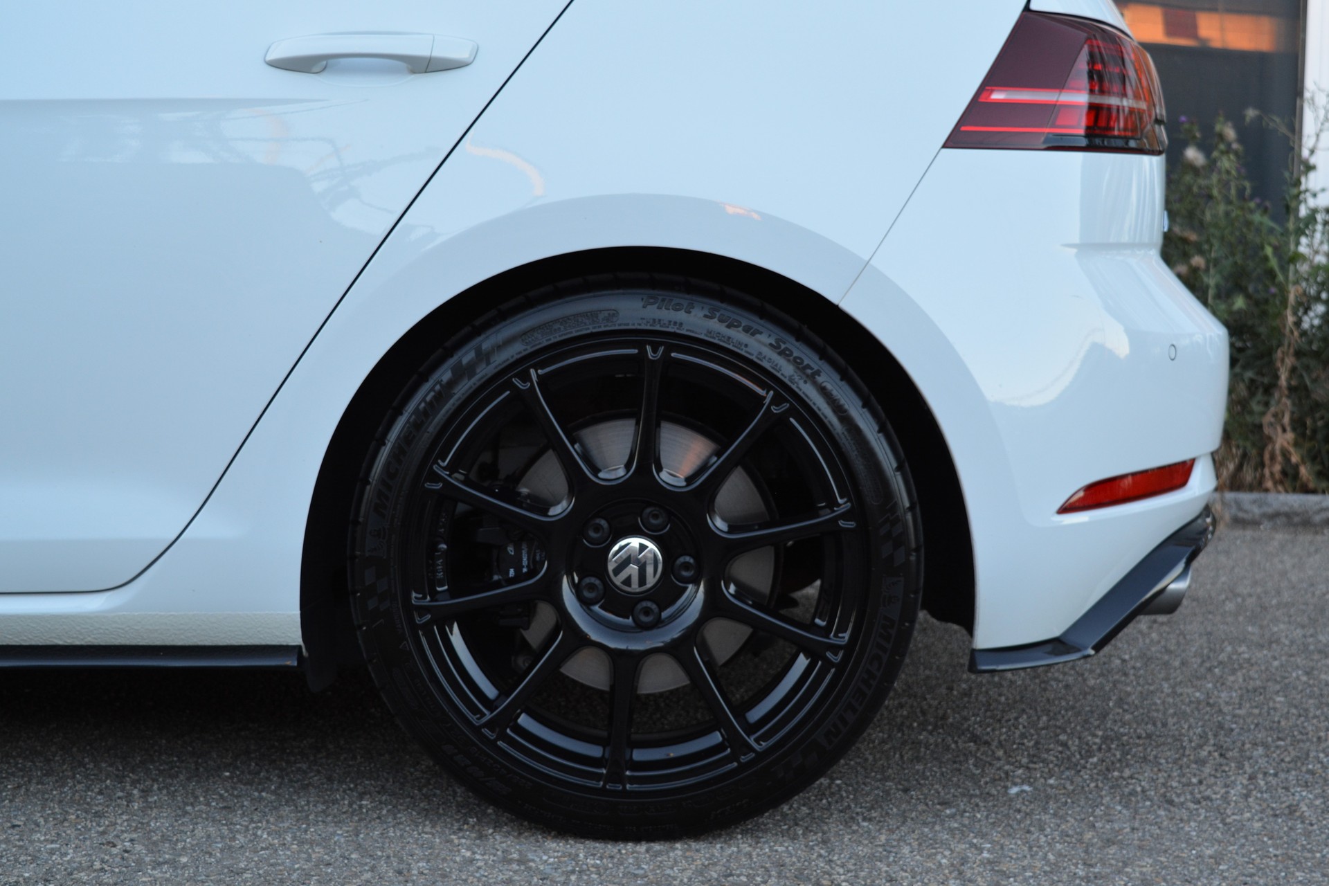 VW 2.0 TSI R 310 4motion-image-16