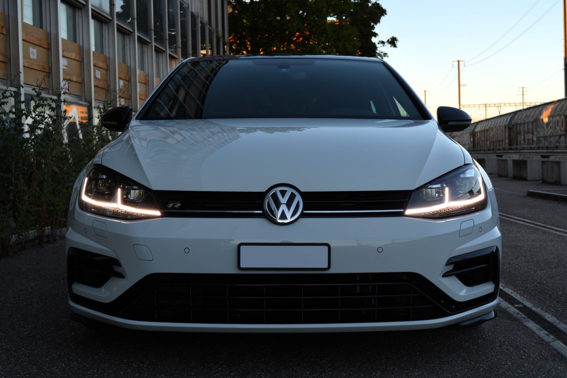 VW 2.0 TSI R 310 4motion-image-6