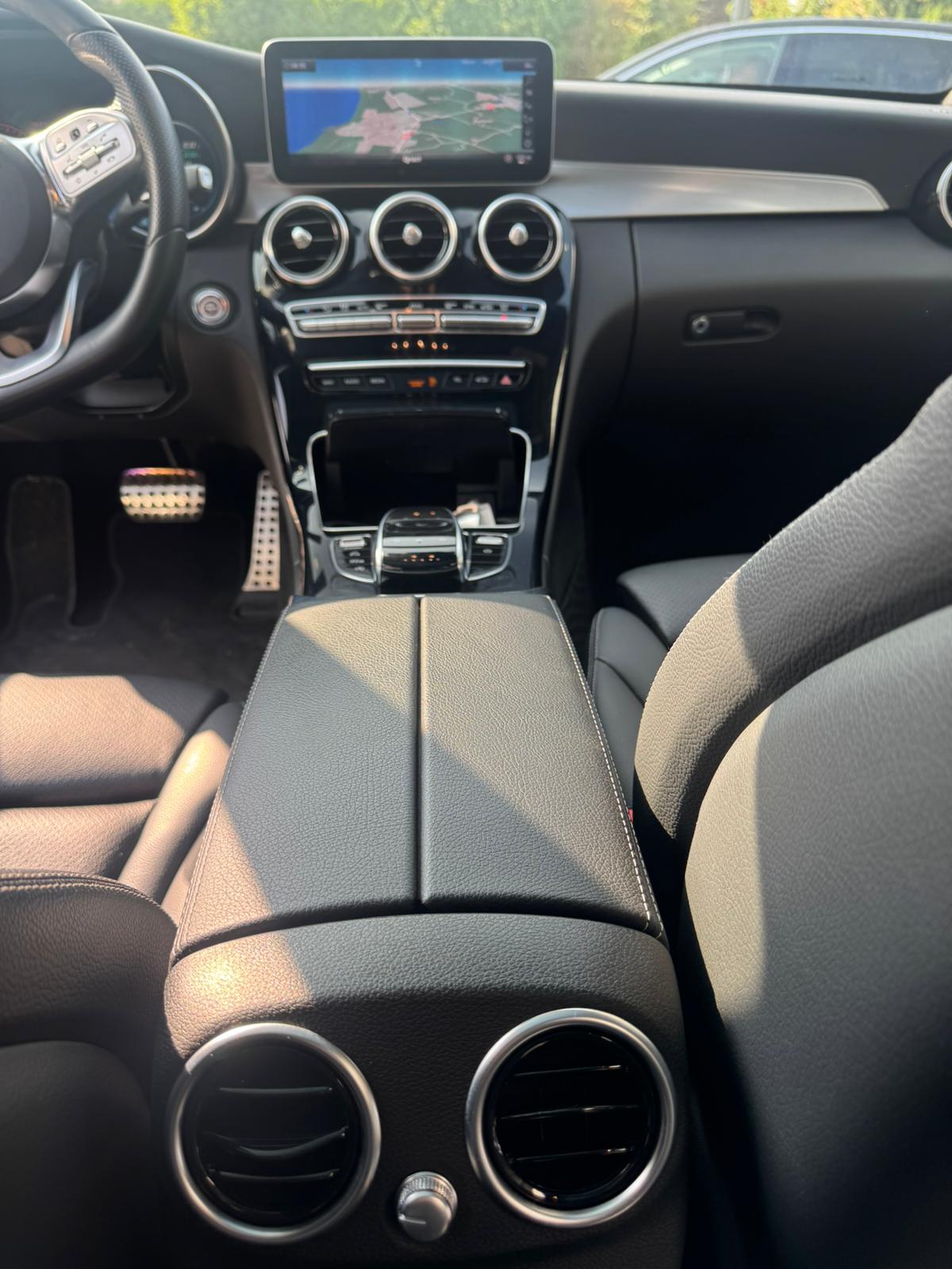 MERCEDES-BENZ C 200 Swiss Star AMG Line 4M 9G-Tronic-image-13