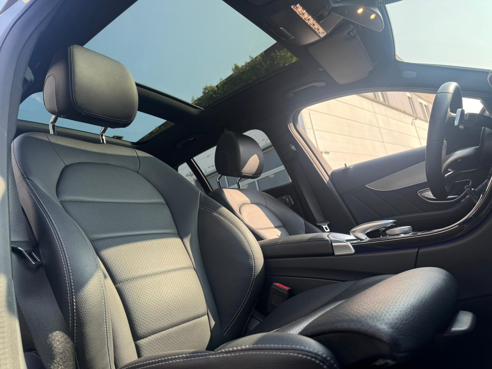 MERCEDES-BENZ C 200 Swiss Star AMG Line 4M 9G-Tronic-image-15