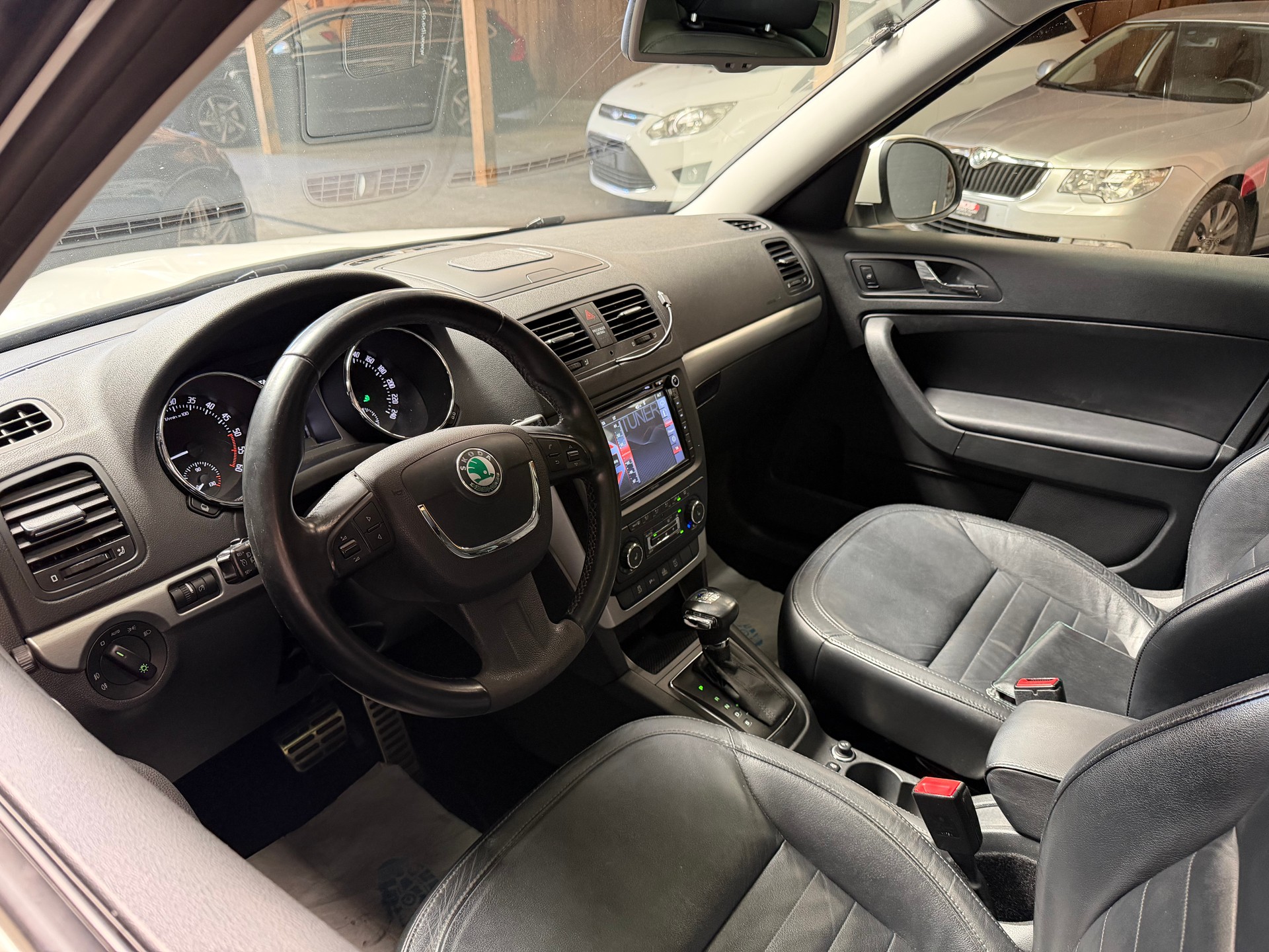 SKODA Yeti 2.0 TDI AllDrive 4x4 DSG-image-8