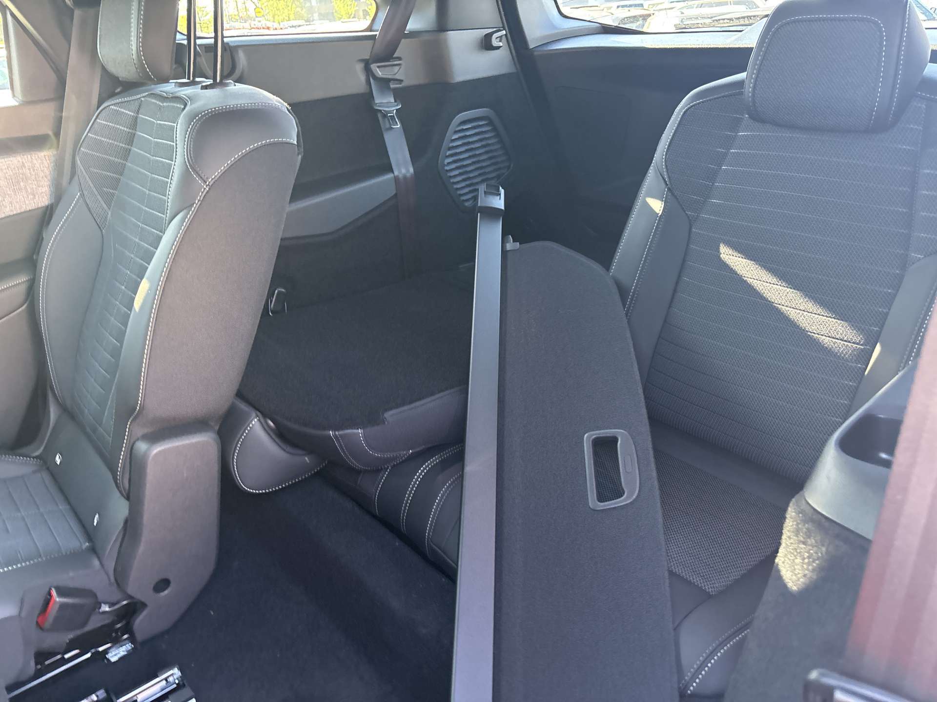 PEUGEOT 5008 145 Hybrid GT 7-Plätzer e-DCS-Automat-image-14