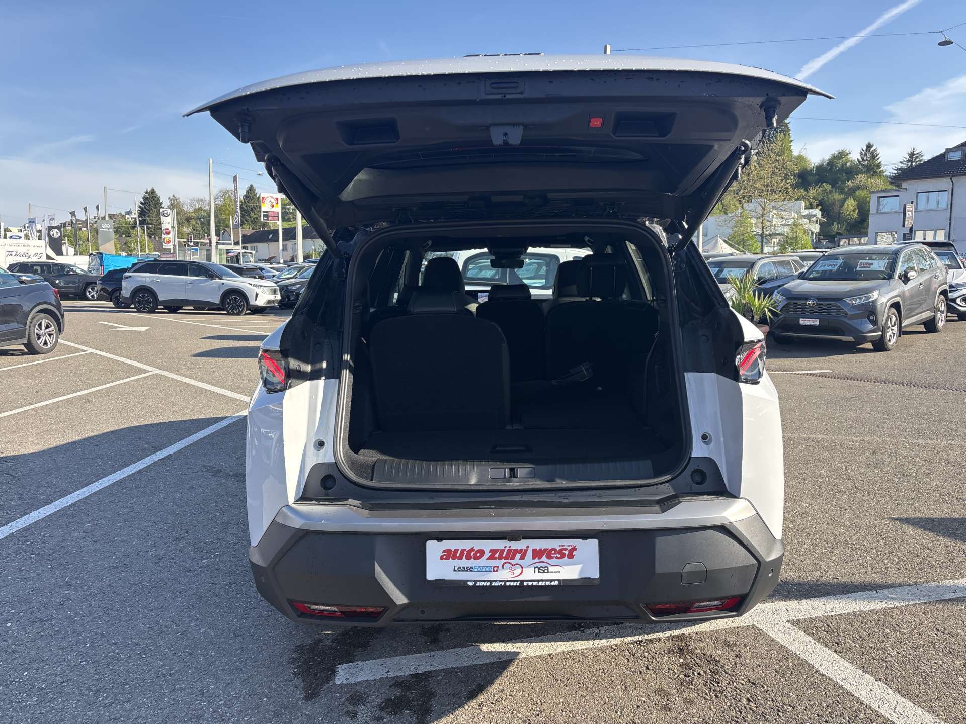 PEUGEOT 5008 145 Hybrid GT 7-Plätzer e-DCS-Automat-image-7