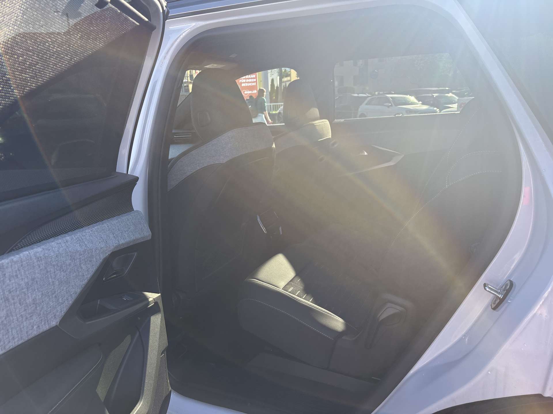 PEUGEOT 5008 145 Hybrid GT 7-Plätzer e-DCS-Automat-image-6