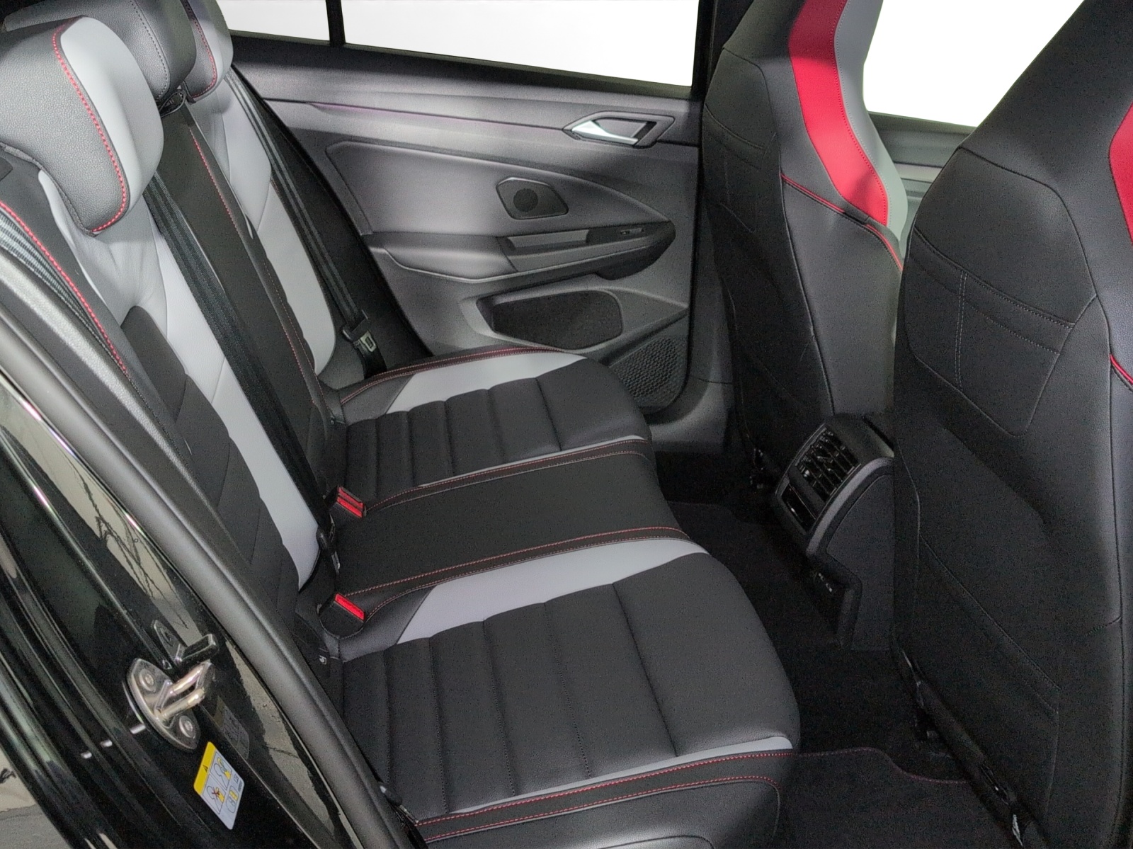 VW Golf 2.0 TSI GTI DSG-image-8