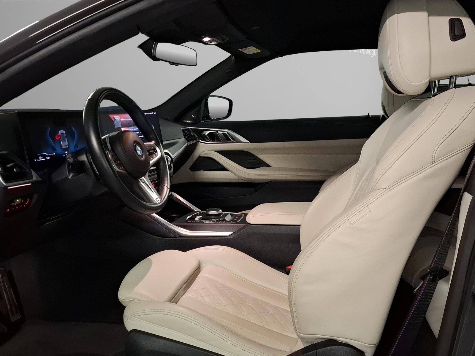 BMW M440i xDrive Cabrio-image-5