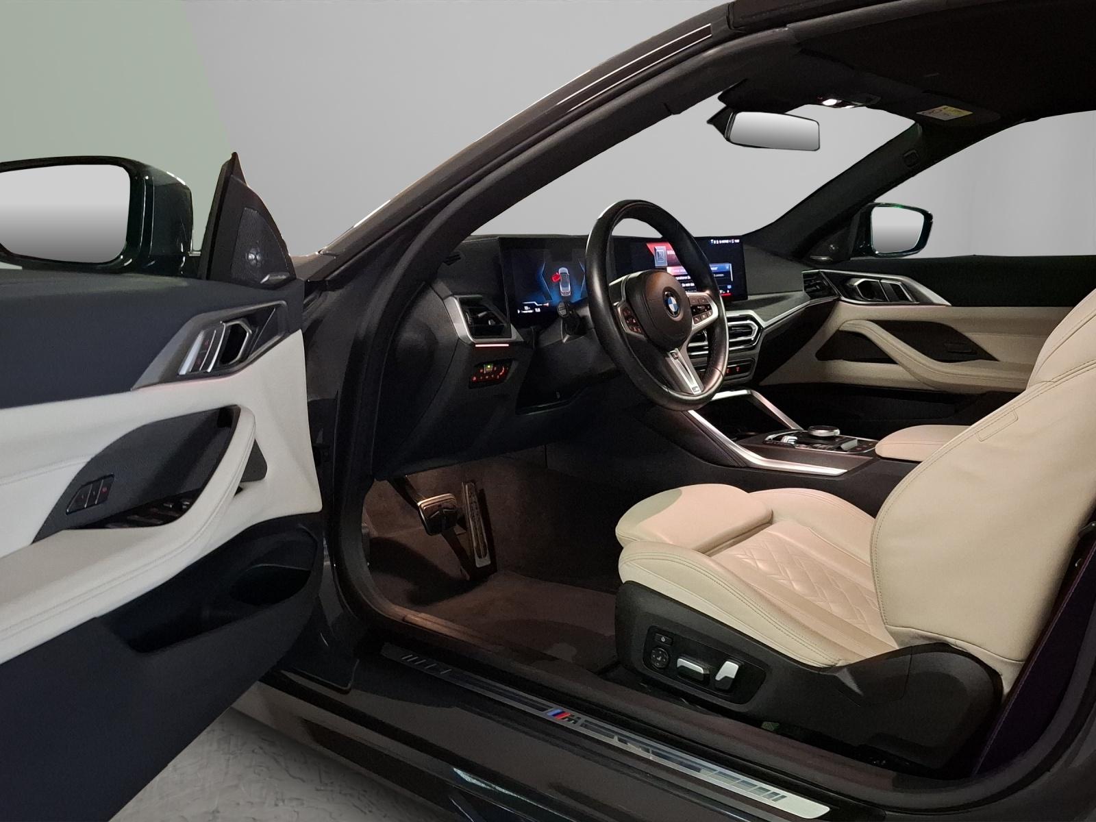 BMW M440i xDrive Cabrio-image-3