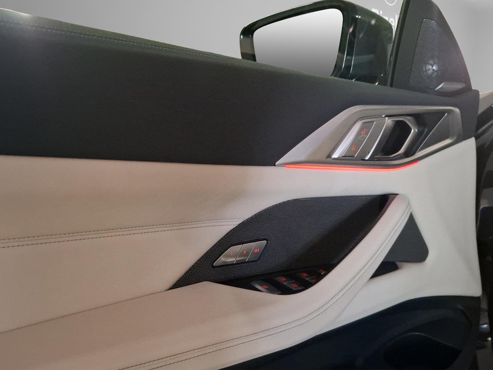 BMW M440i xDrive Cabrio-image-7