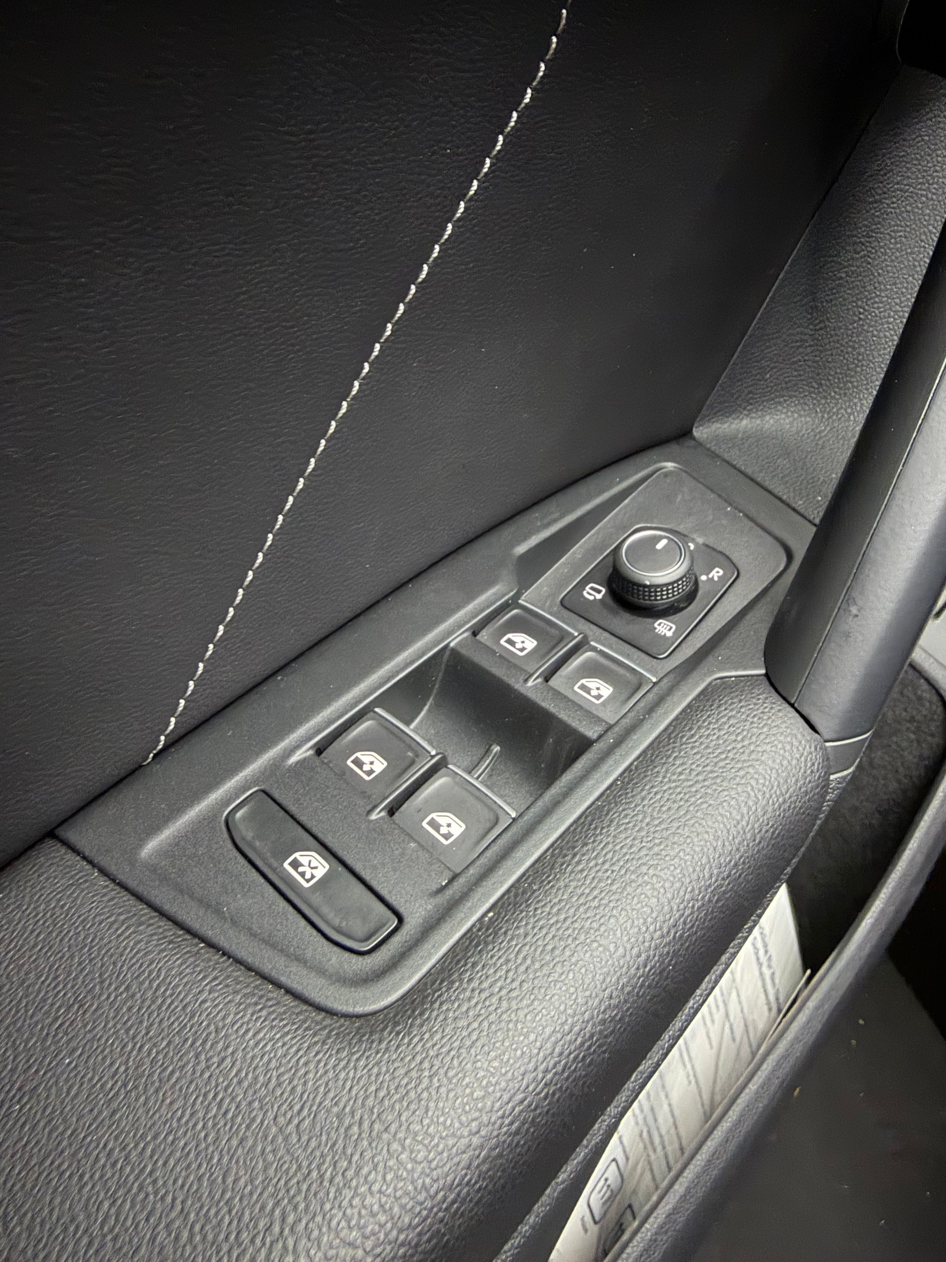 VW Tiguan 2.0TSI R-Line 4Motion DSG-image-28