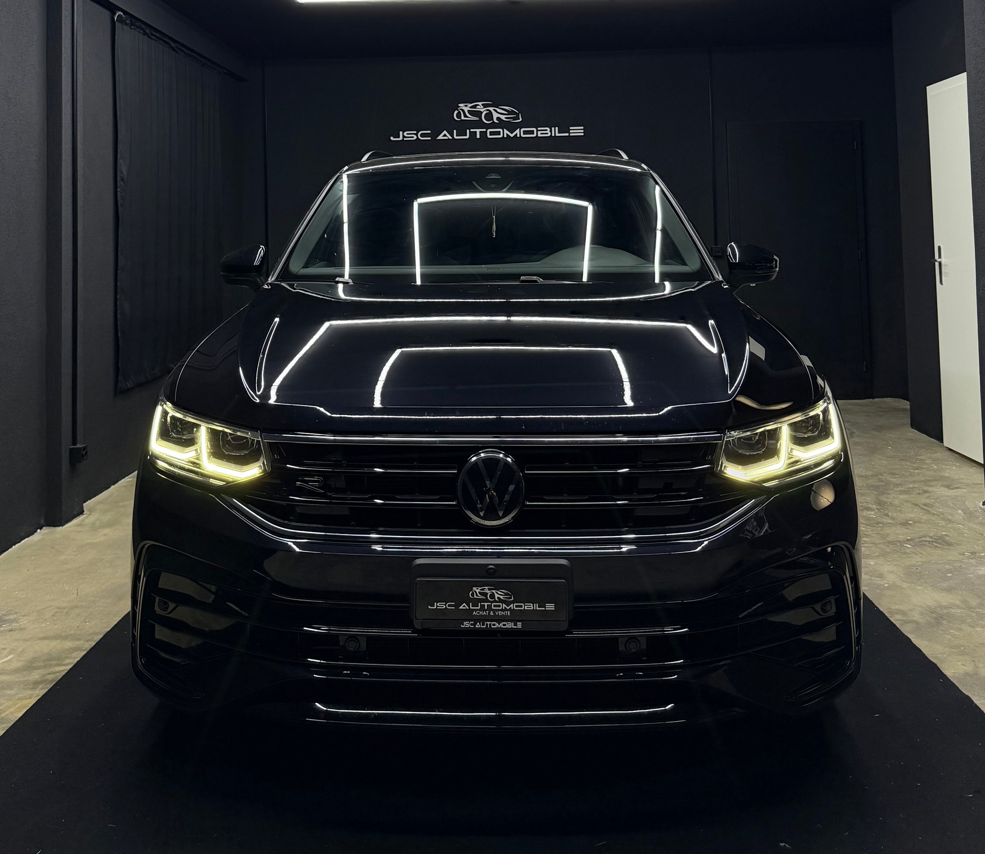 VW Tiguan 2.0TSI R-Line 4Motion DSG-image-0