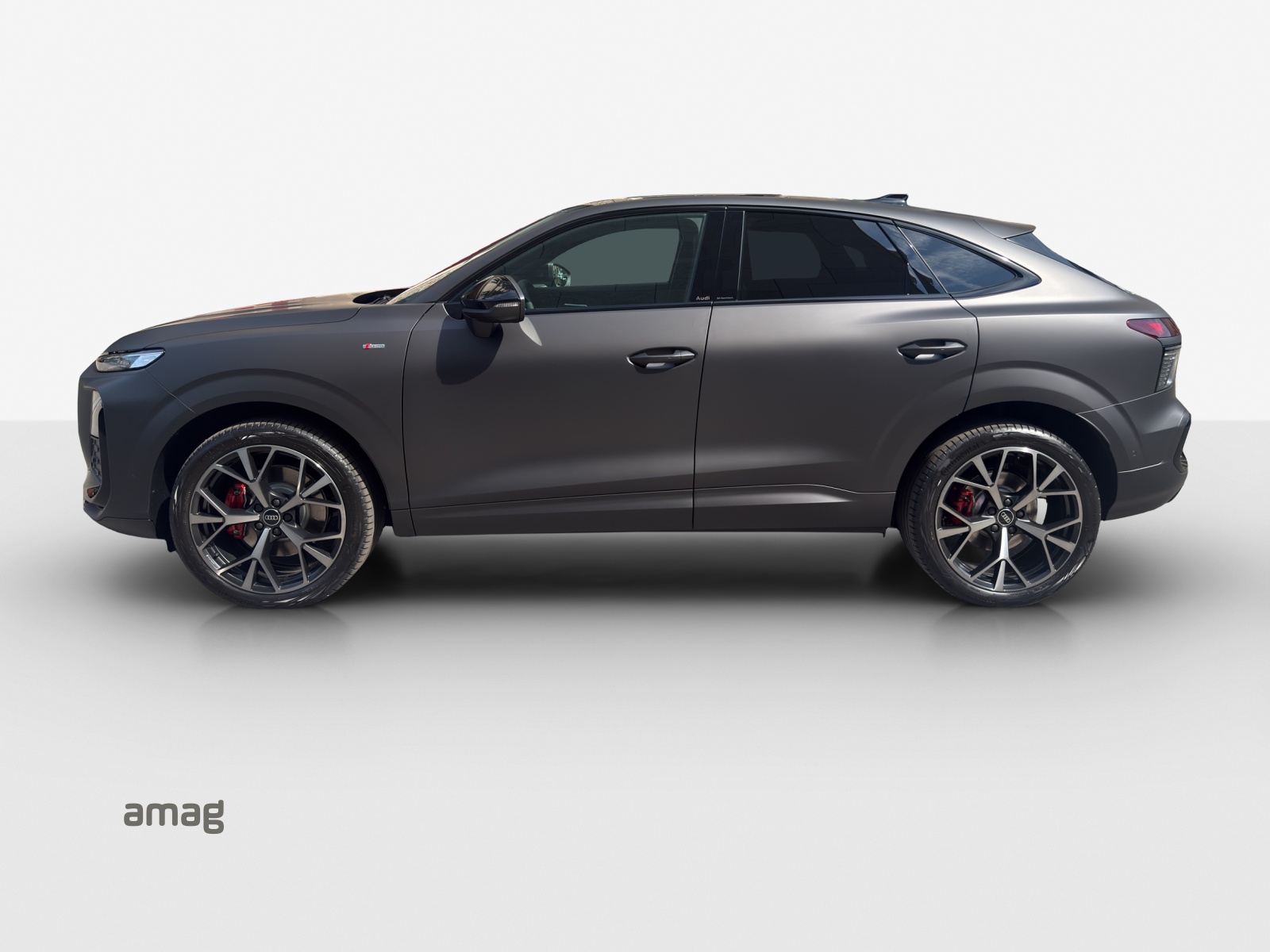 AUDI Q3 Sportback TFSI quattro 195 kW S tronic-showroom-element-1