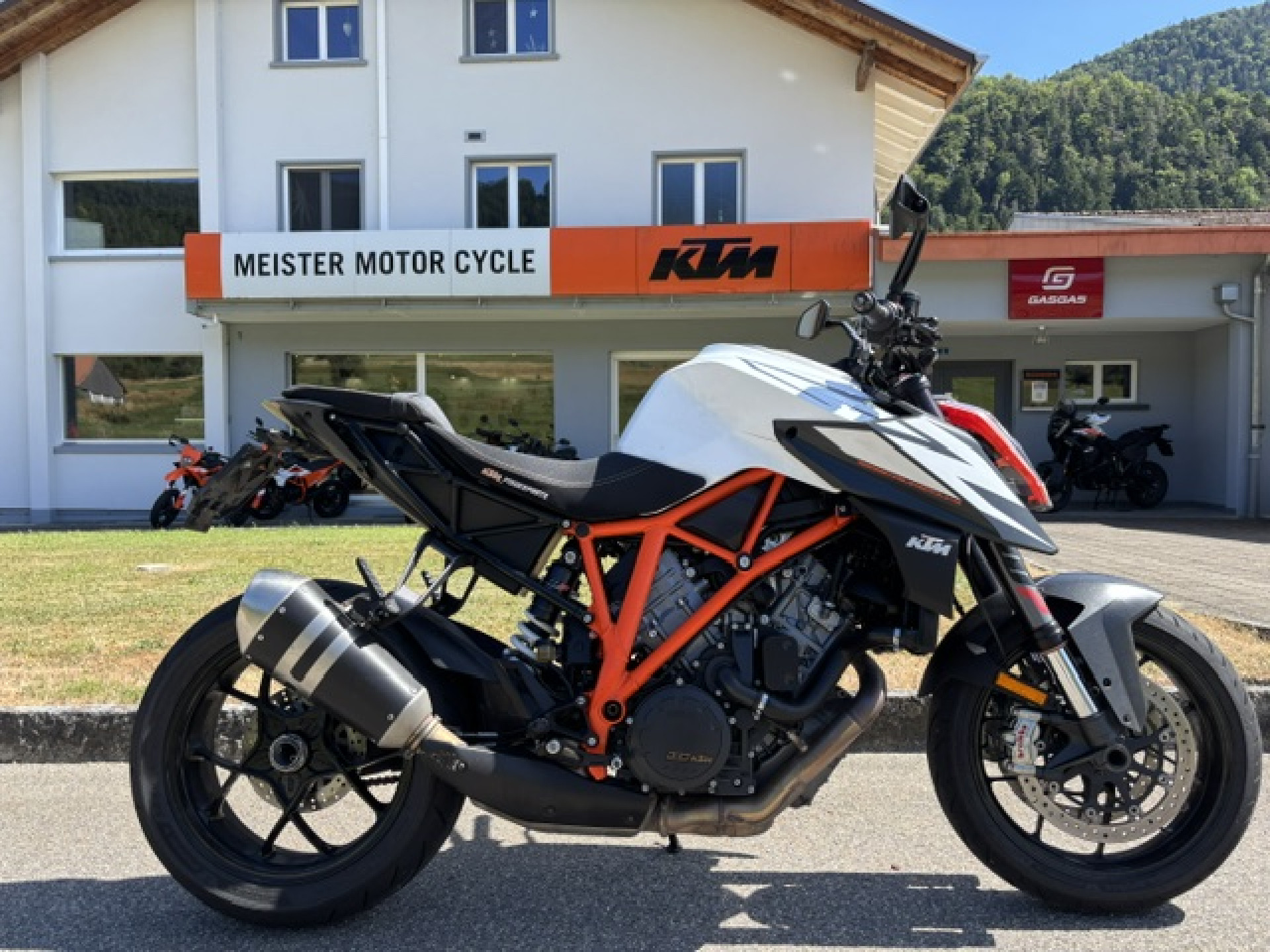KTM 1290 Super Duke R