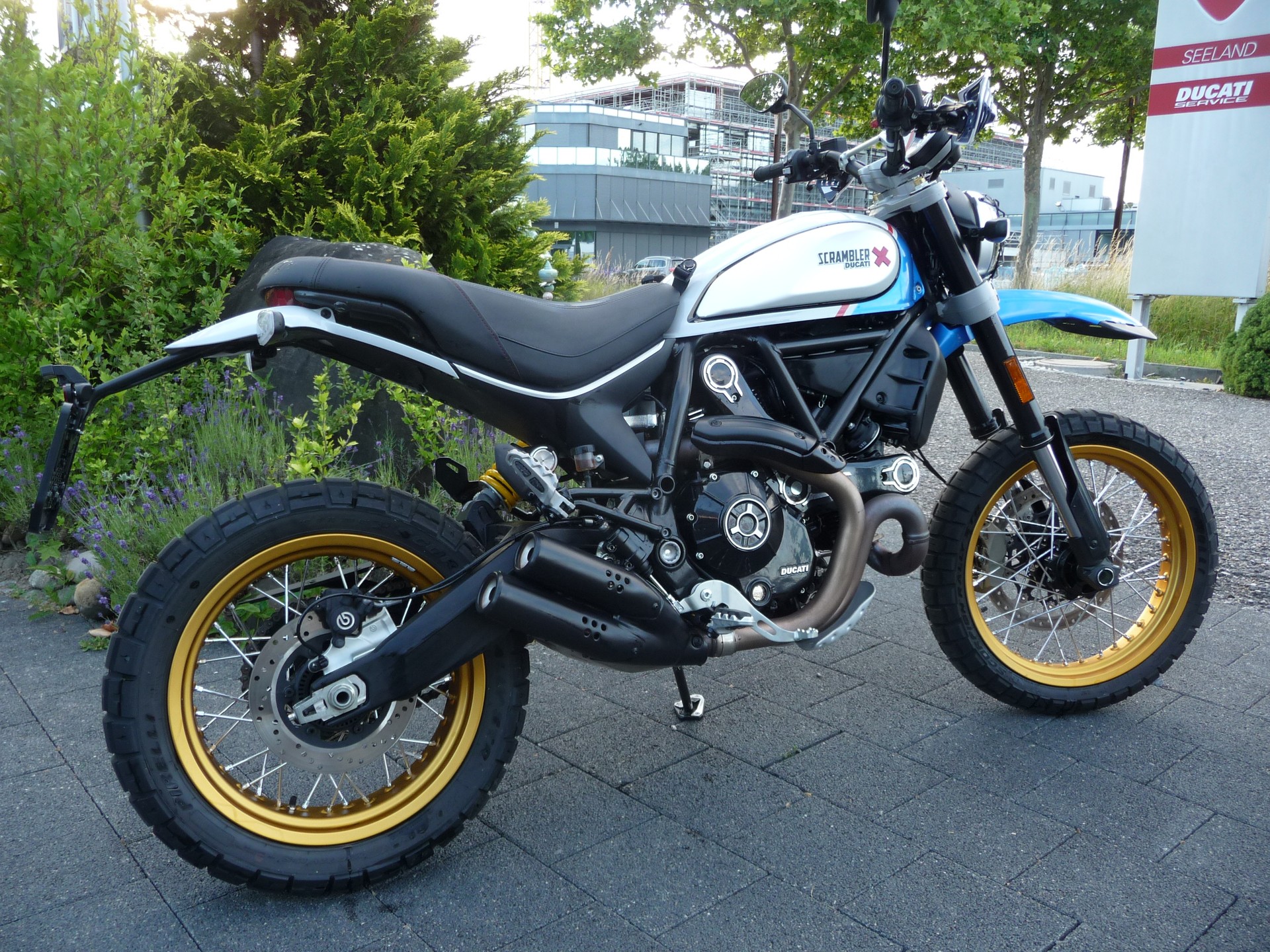 DUCATI Scrambler 803 Desert Sled-showroom-element-3