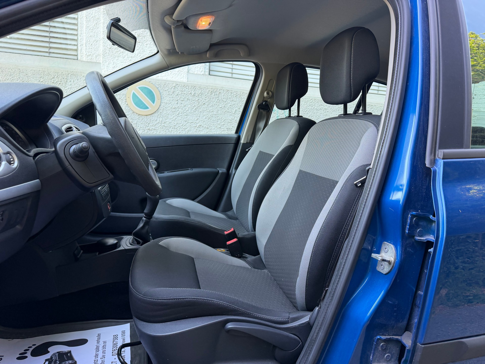 RENAULT Clio 1.2 16V Expression-image-8