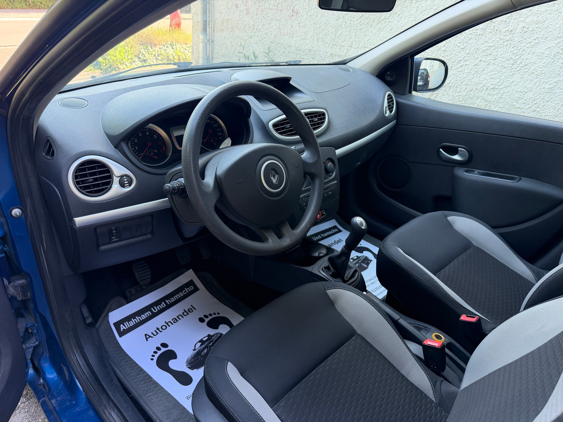 RENAULT Clio 1.2 16V Expression-image-14