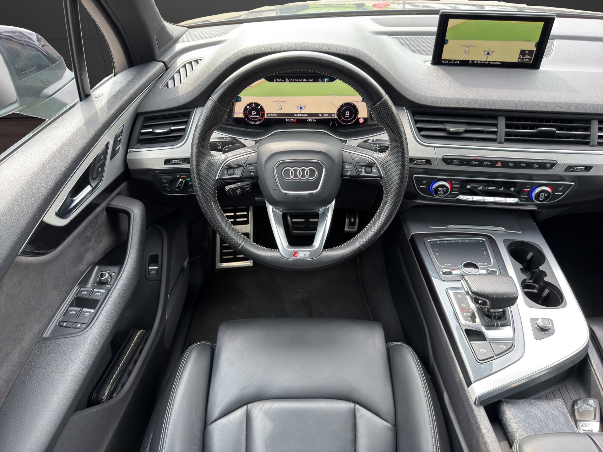 AUDI Q7 3.0 TDI quattro tiptronic S Line Pano/7 Plätze-image-12