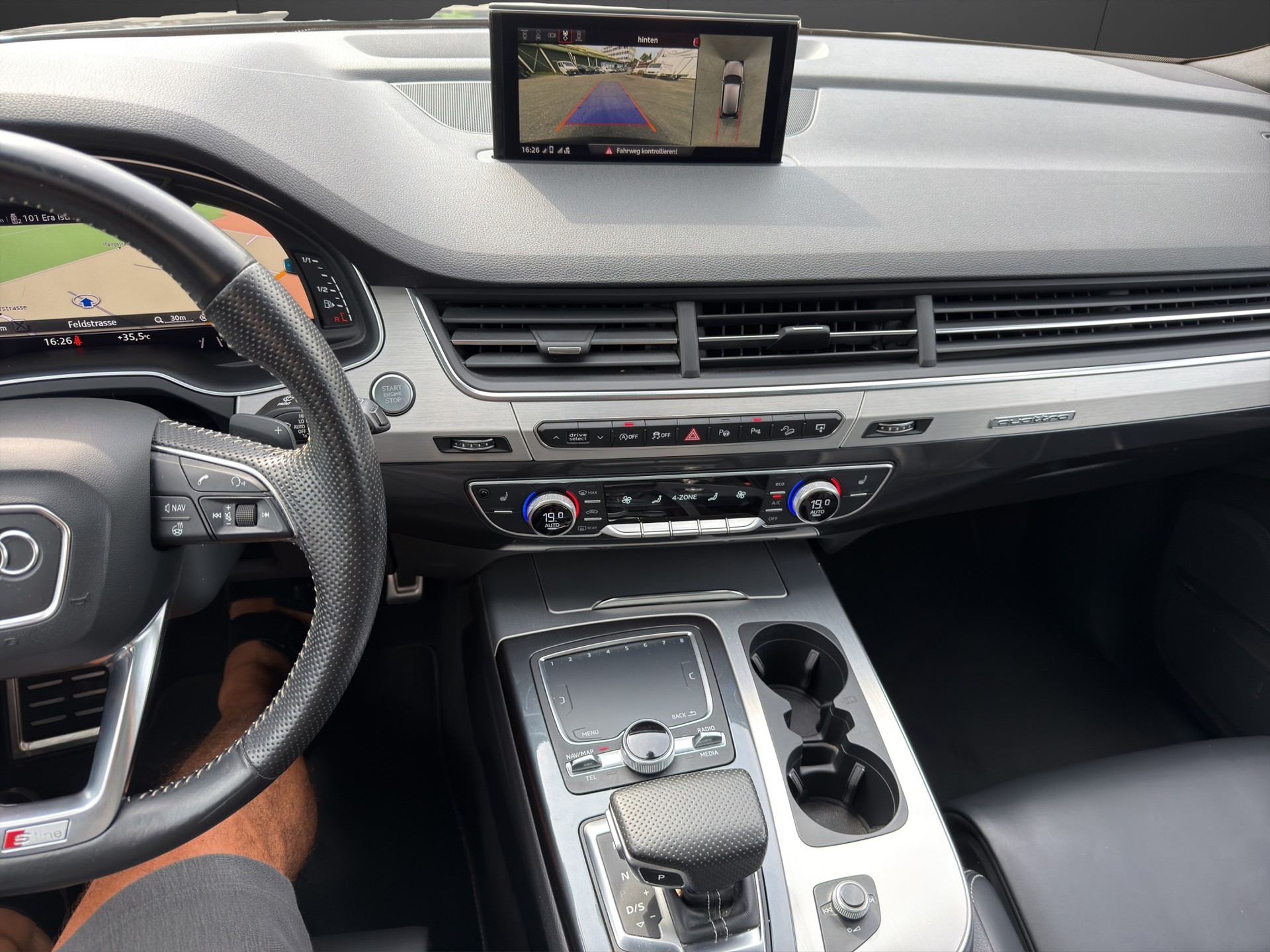 AUDI Q7 3.0 TDI quattro tiptronic S Line Pano/7 Plätze-image-15