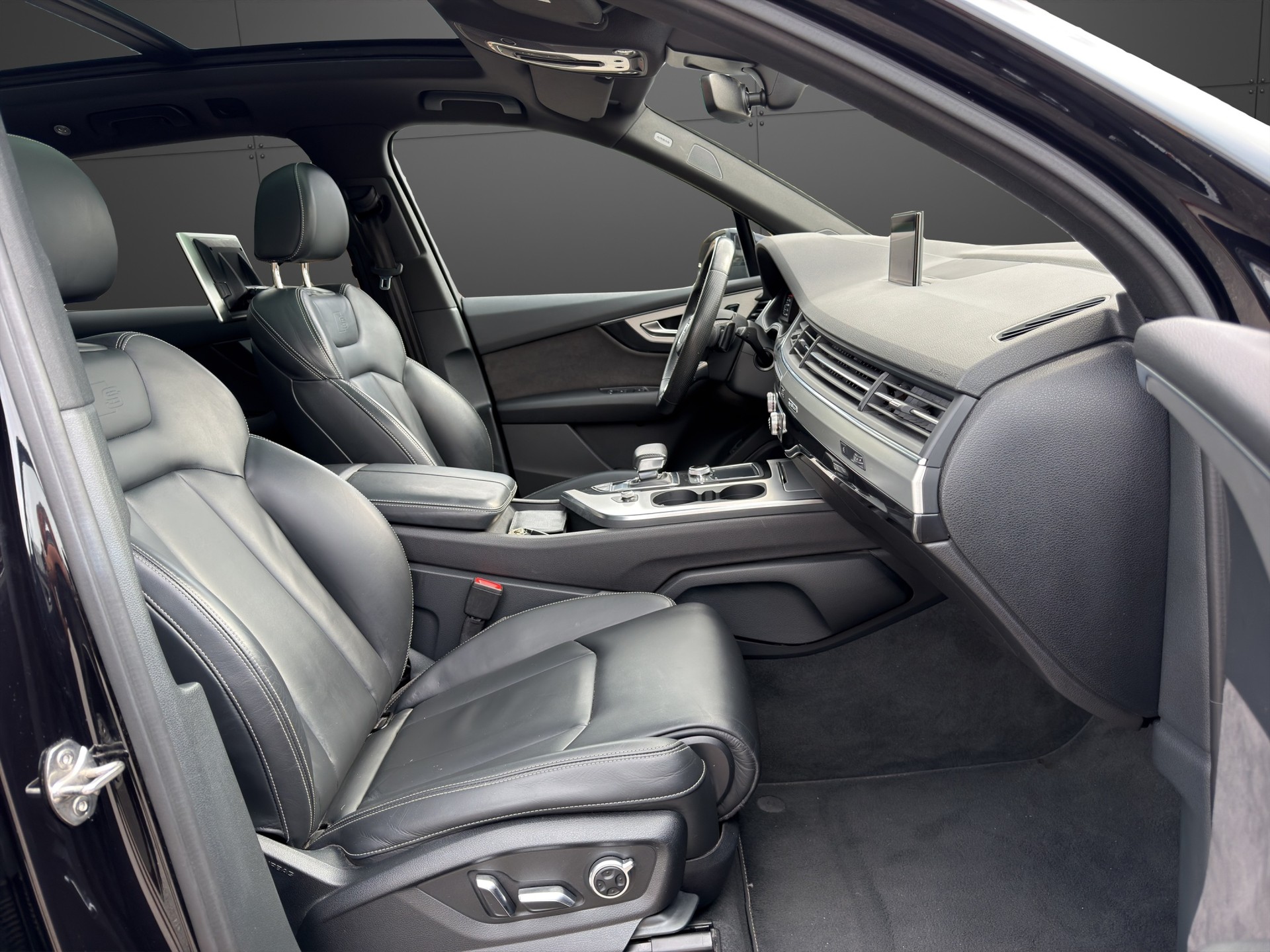 AUDI Q7 3.0 TDI quattro tiptronic S Line Pano/7 Plätze-image-13