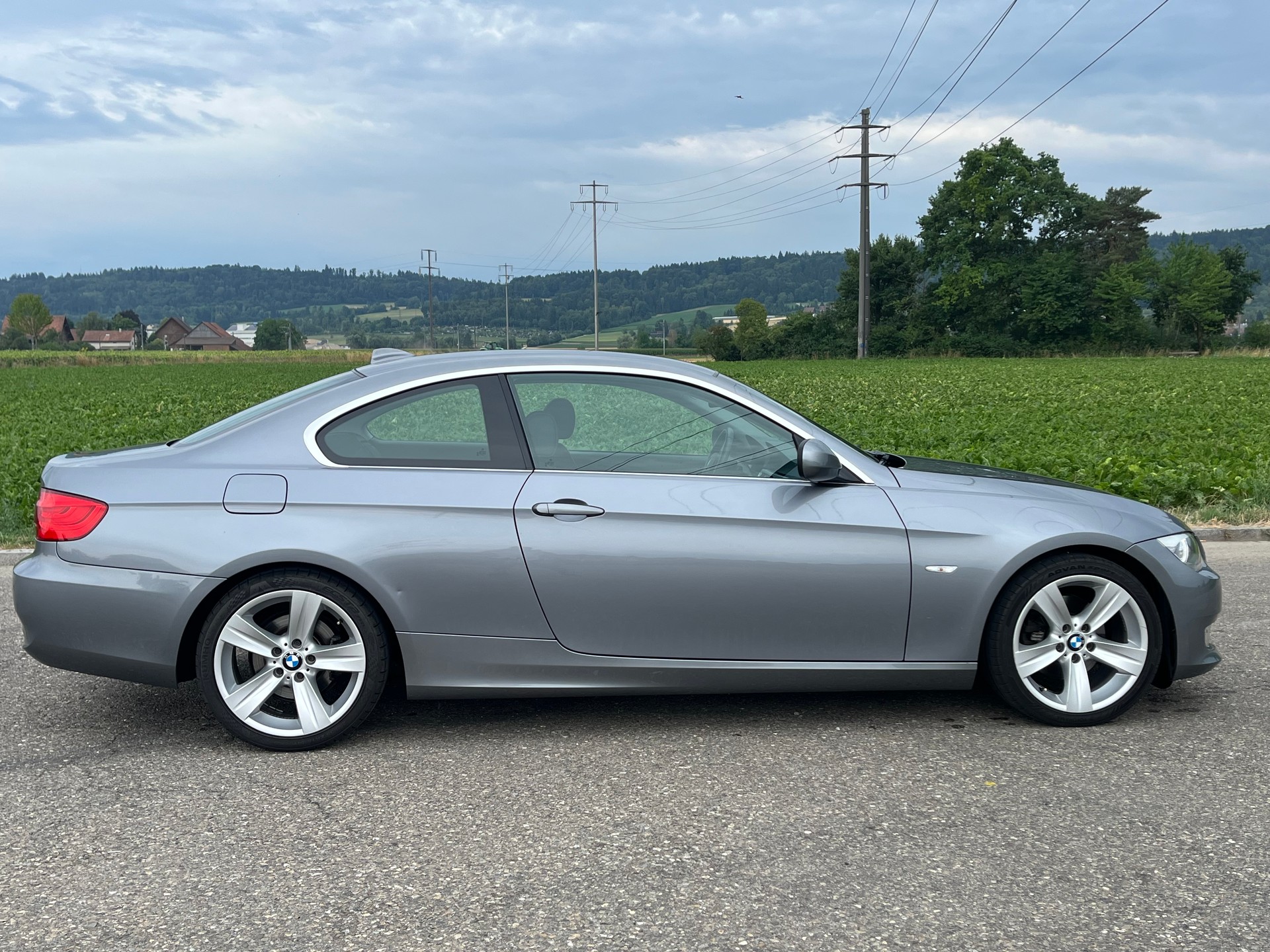 BMW 320d Coupé-image-8