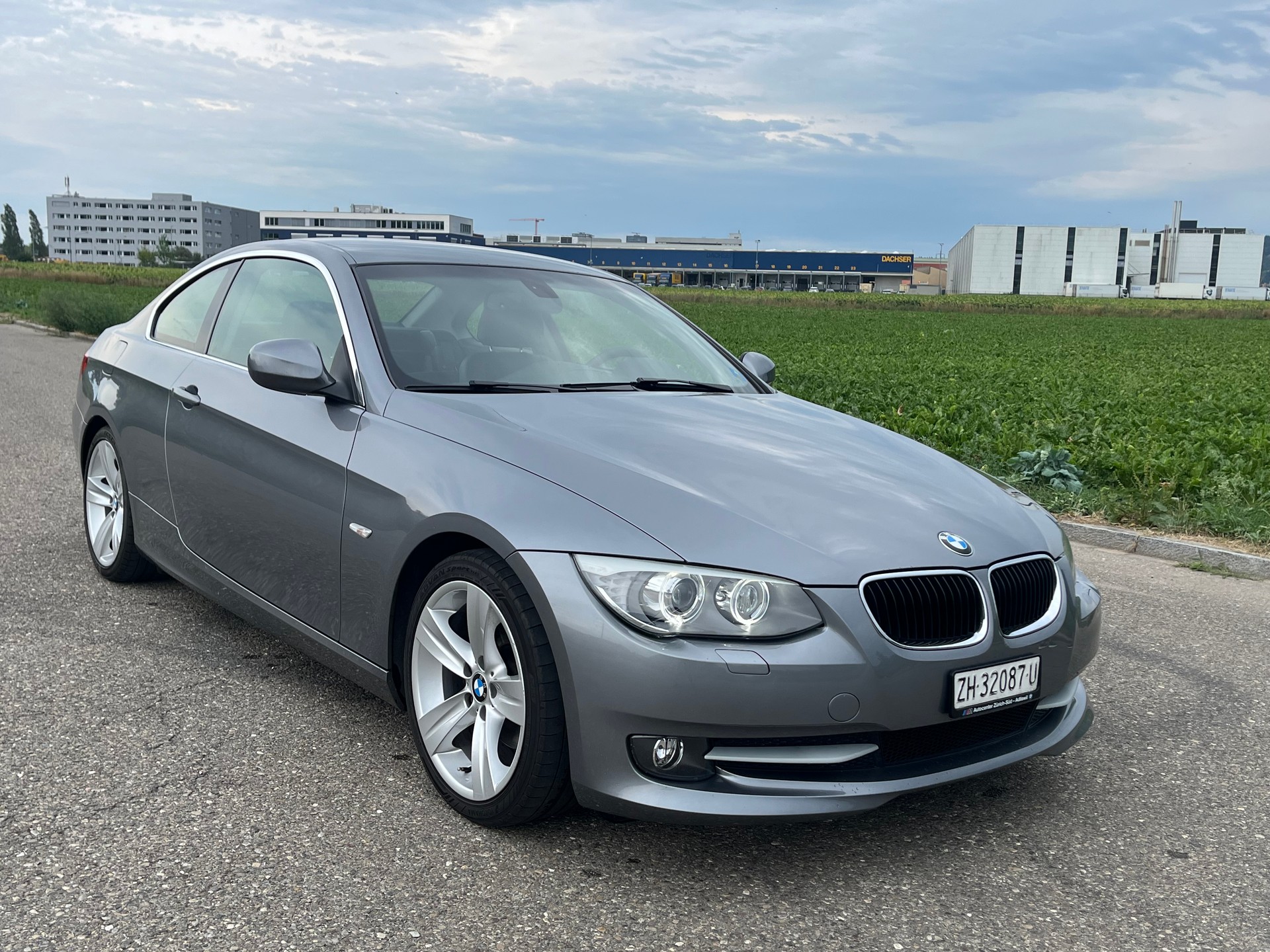 BMW 320d Coupé-image-1
