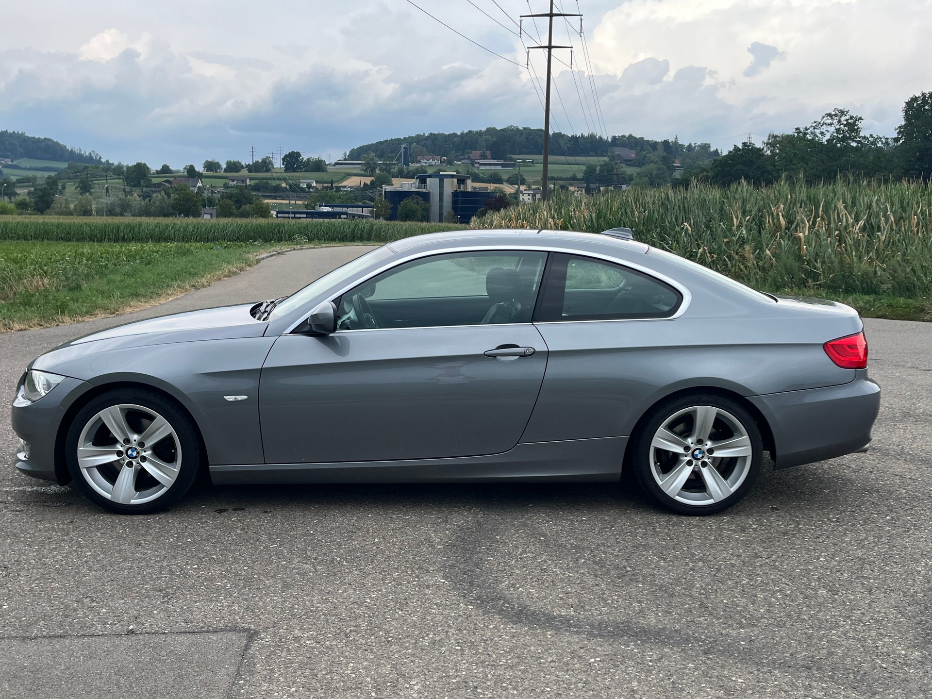 BMW 320d Coupé-image-4