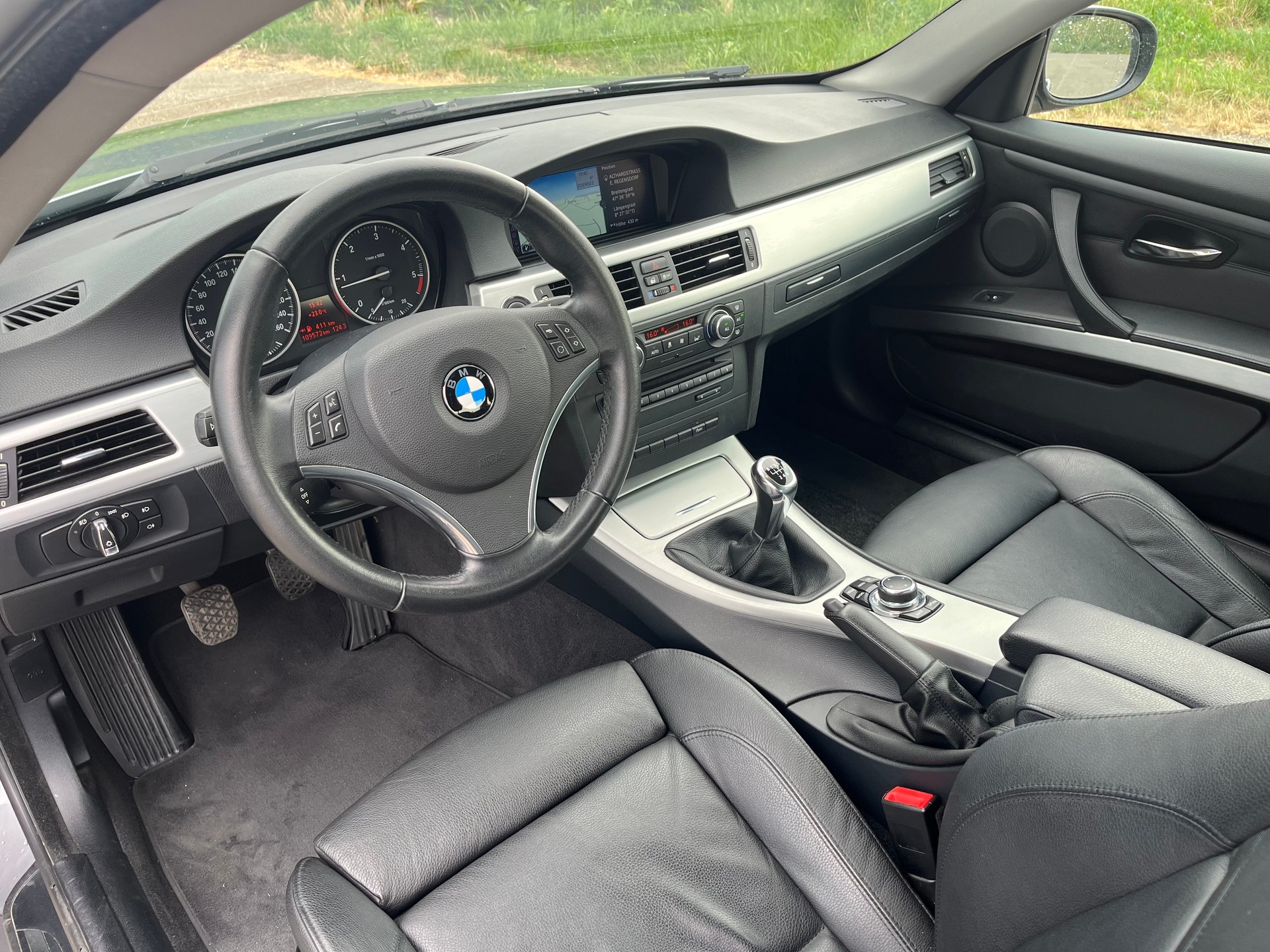 BMW 320d Coupé-image-10