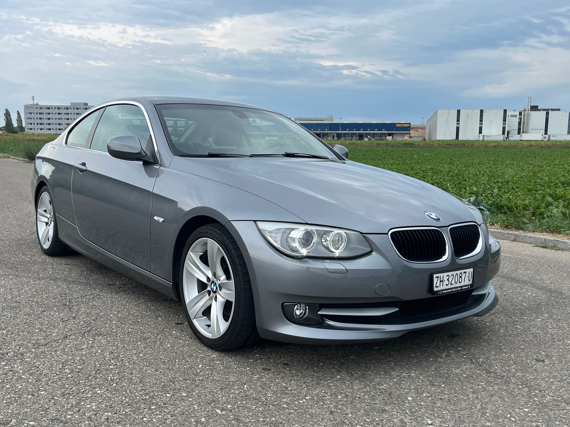 BMW 320d Coupé-image-2
