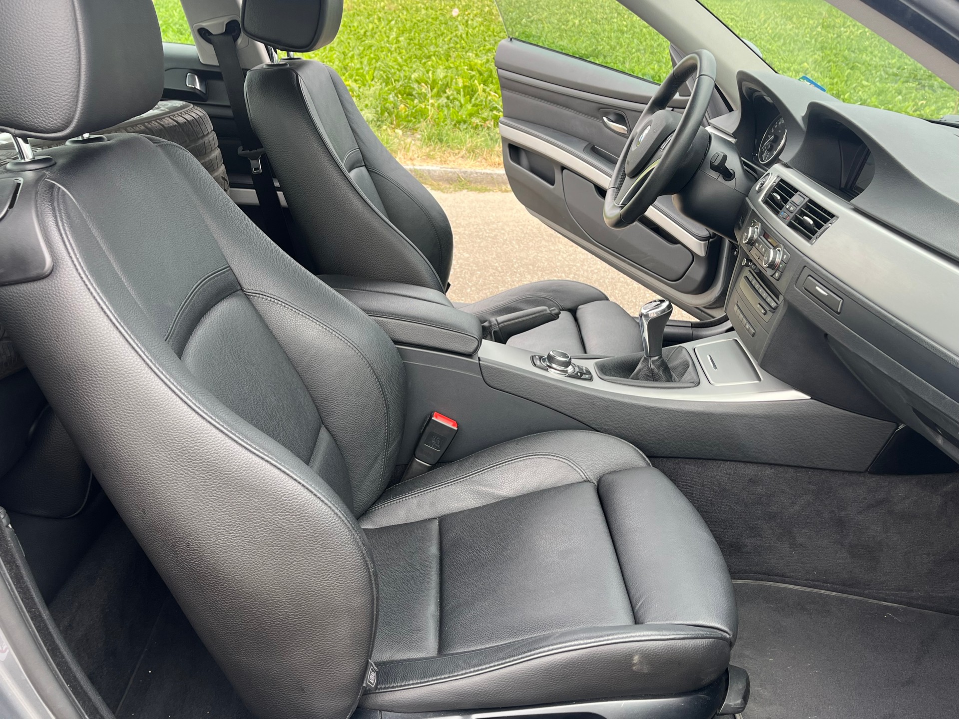 BMW 320d Coupé-image-12