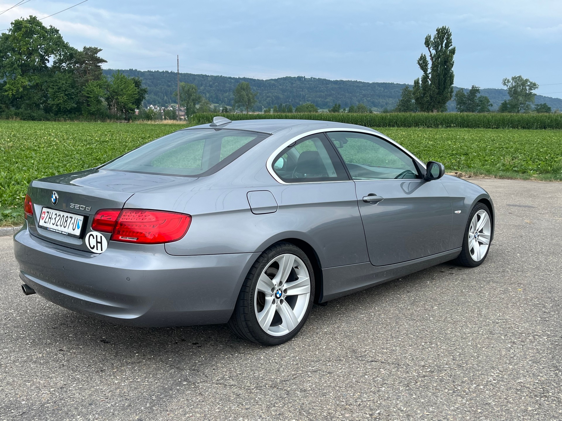 BMW 320d Coupé-image-7