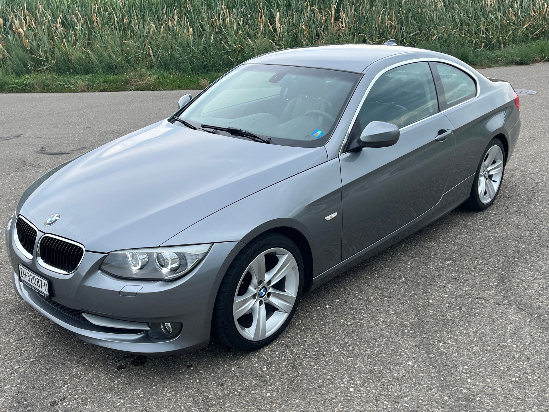 BMW 320d Coupé-image-6
