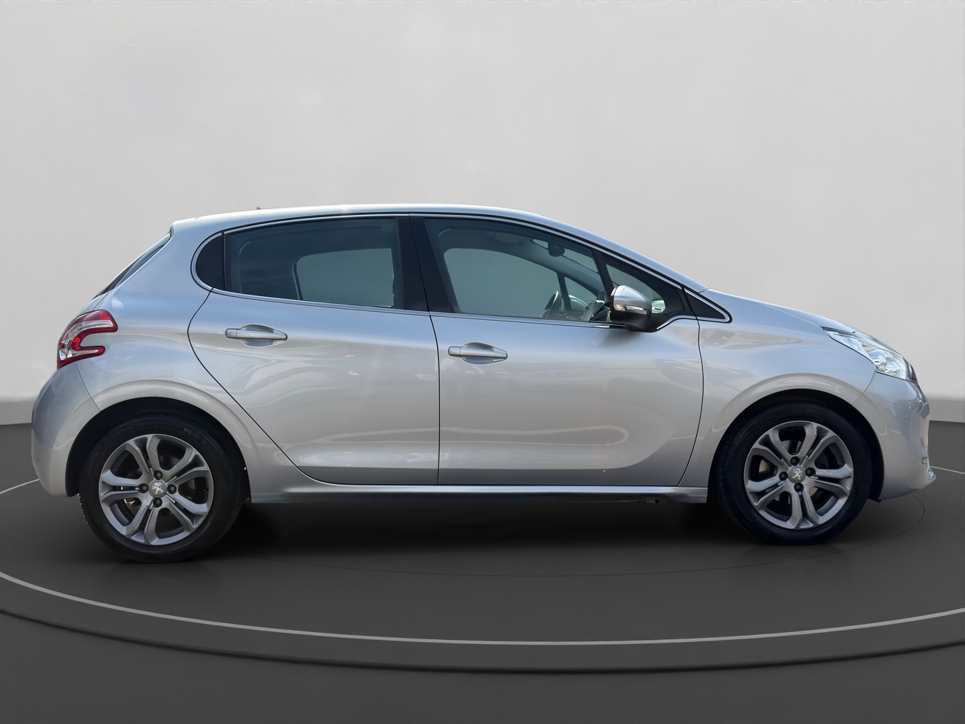 PEUGEOT 208 1.6 VTI Allure Automatik-image-5