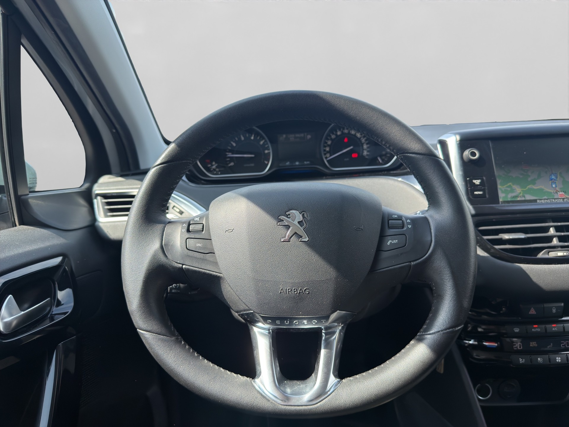 PEUGEOT 208 1.6 VTI Allure Automatik-image-9