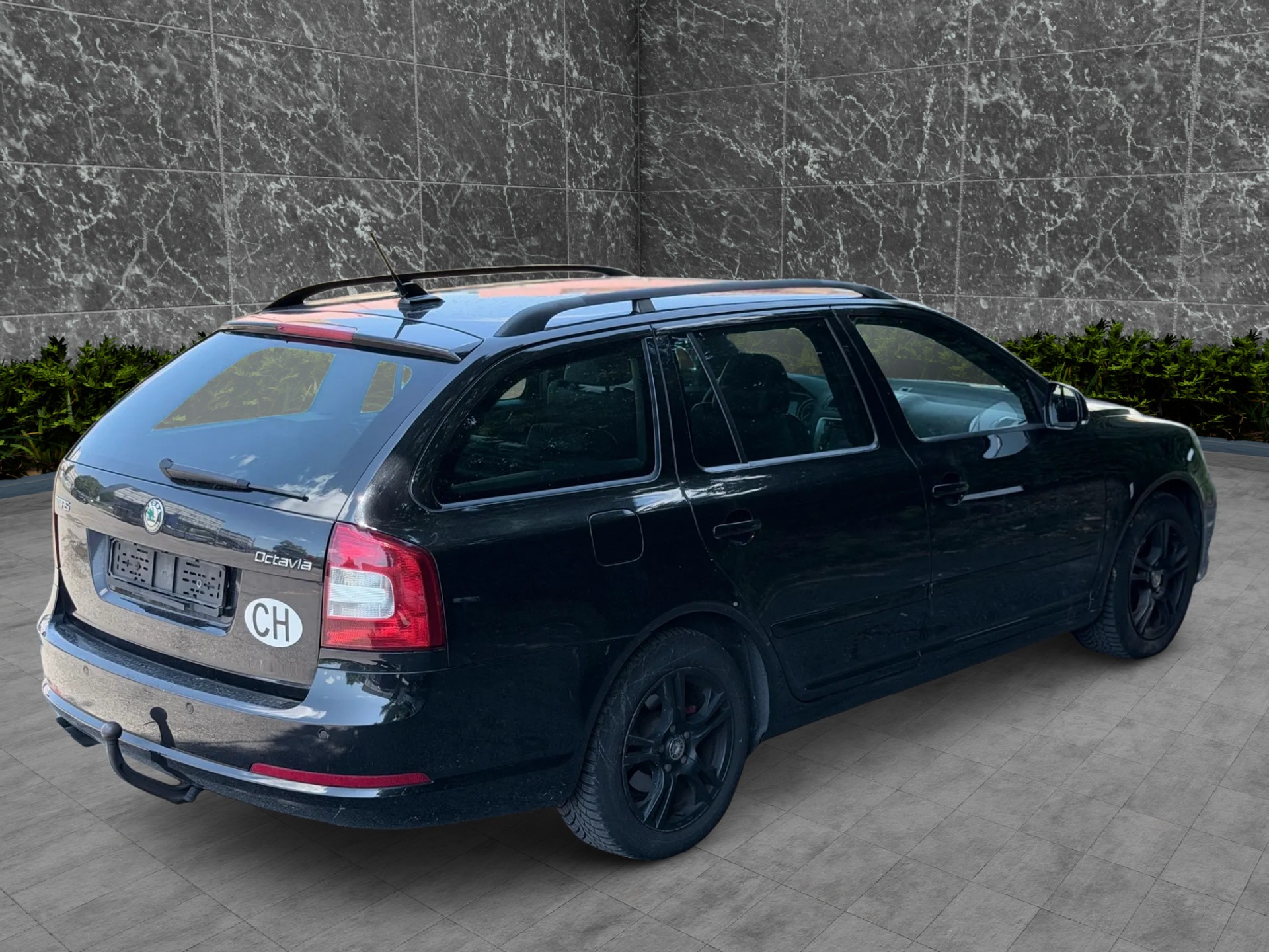 SKODA Octavia Combi 2.0 TDI RS-image-3