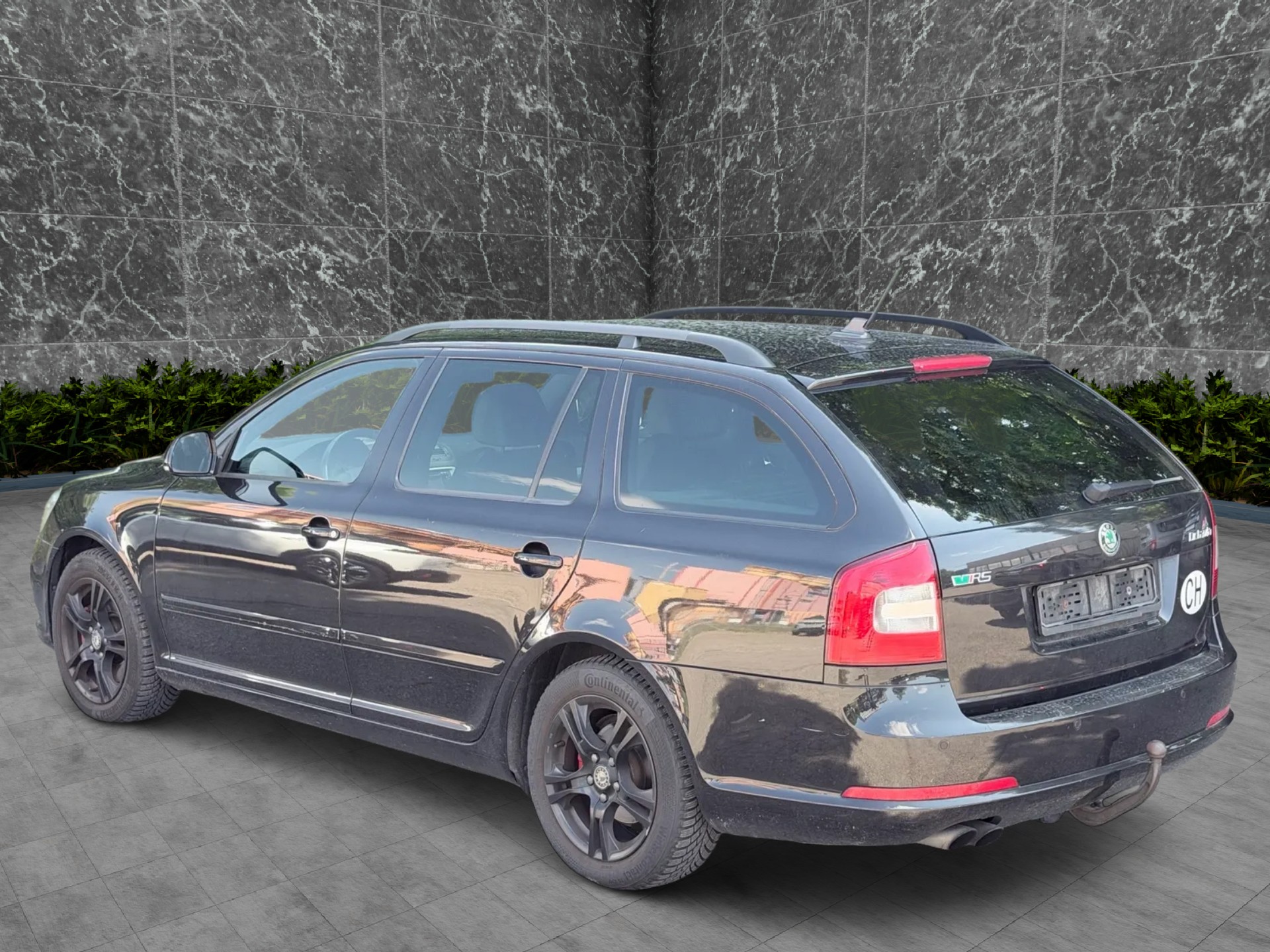 SKODA Octavia Combi 2.0 TDI RS-image-4