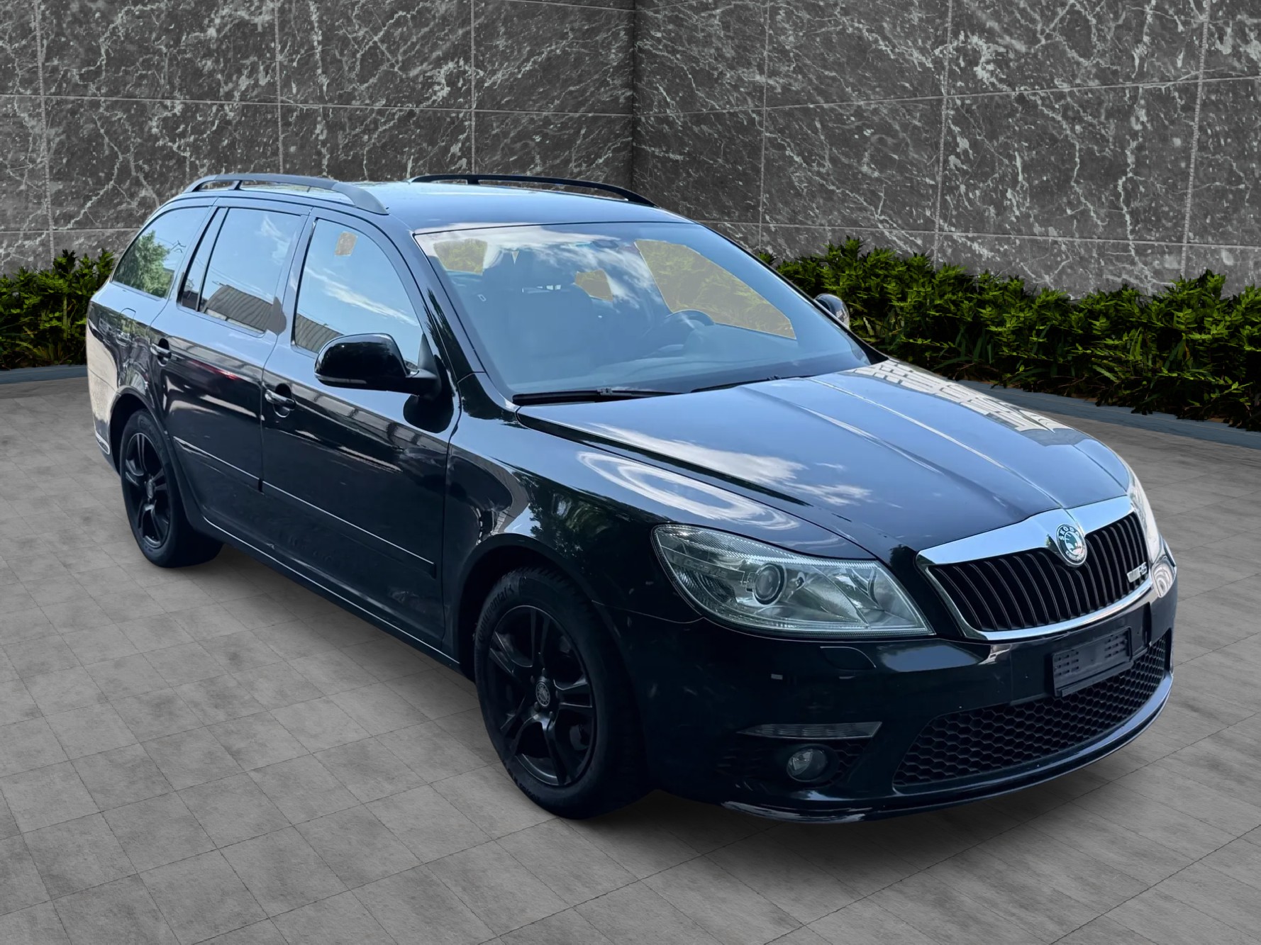 SKODA Octavia Combi 2.0 TDI RS-image-2