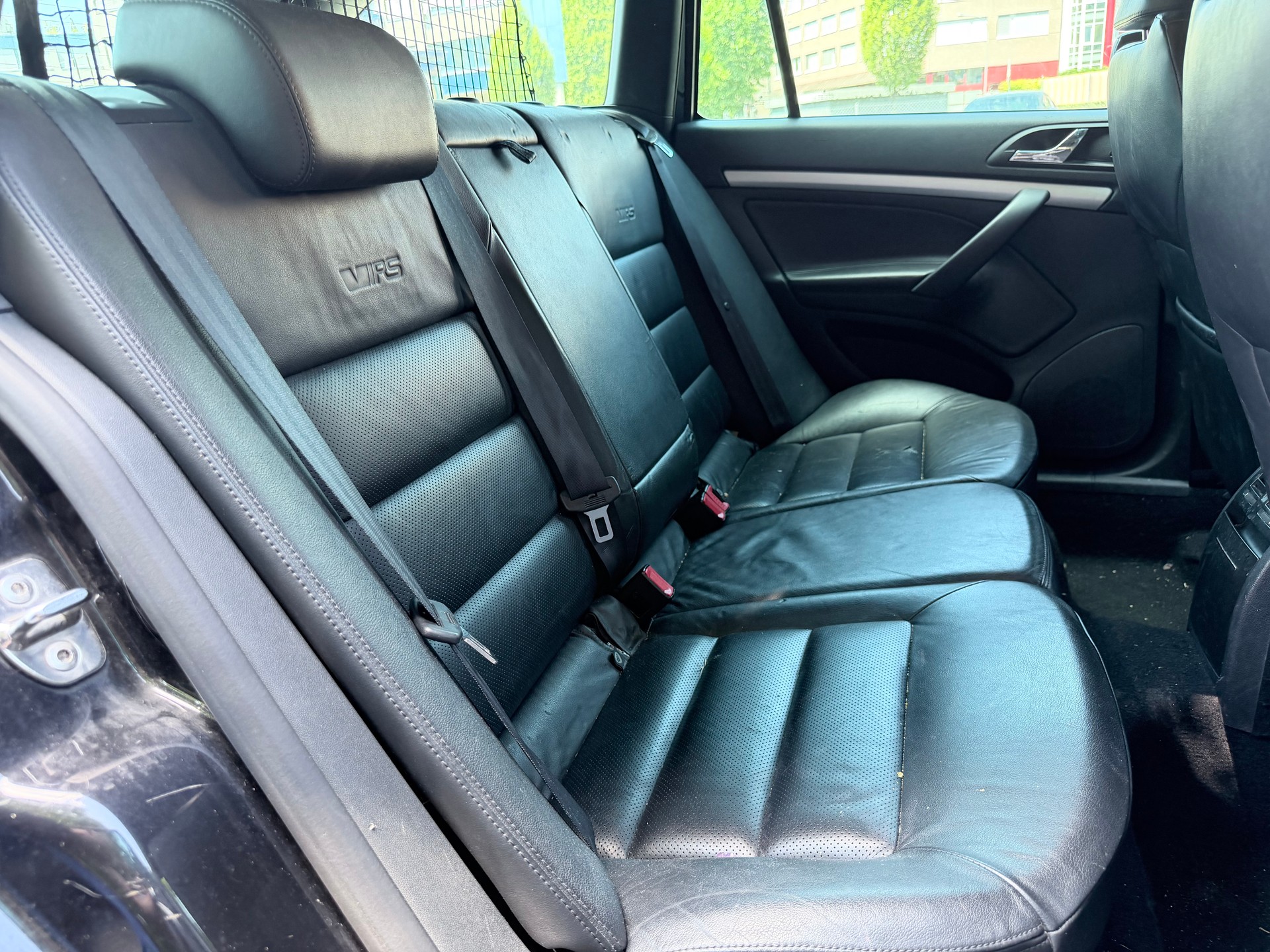 SKODA Octavia Combi 2.0 TDI RS-image-8