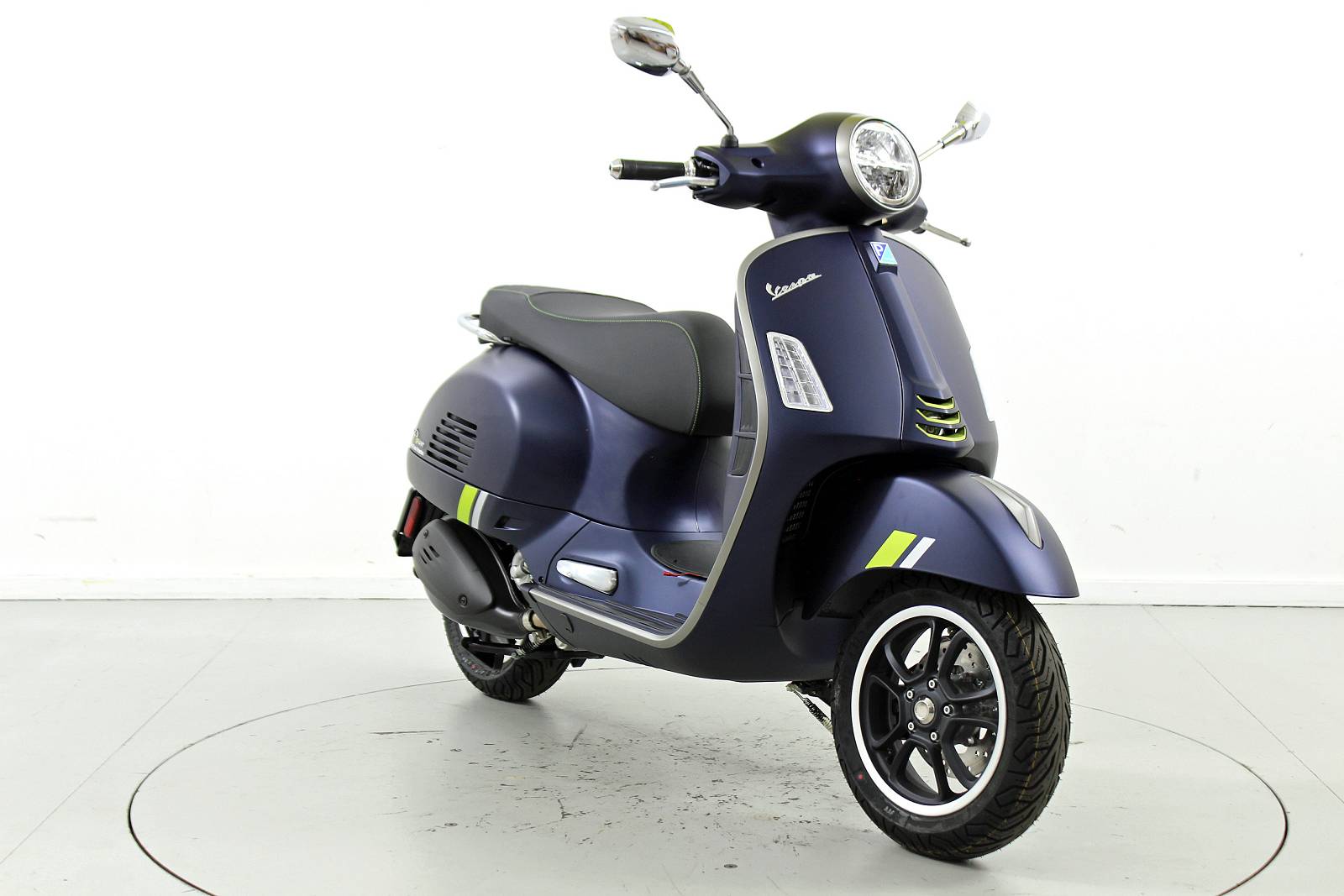 PIAGGIO Vespa GTS 300 Super Tech ABS-showroom-element-1