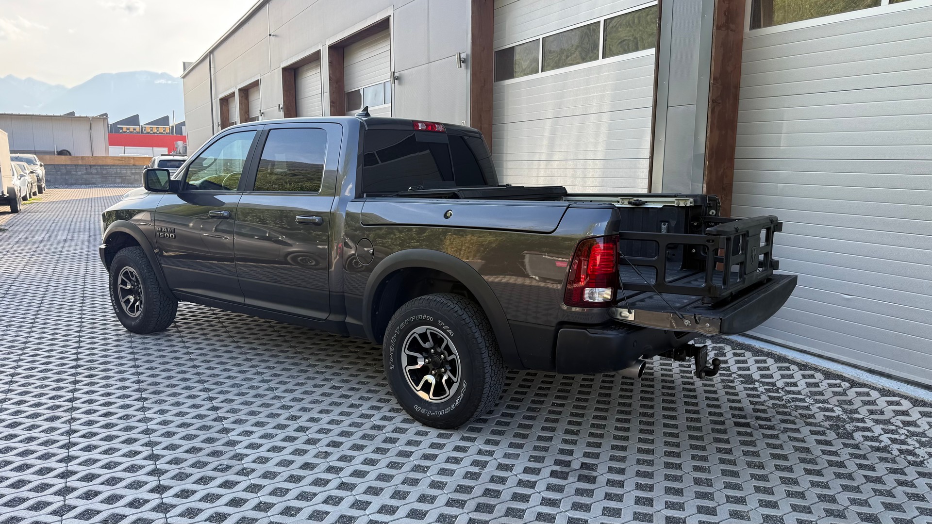 DODGE 1500 REBEL-image-1