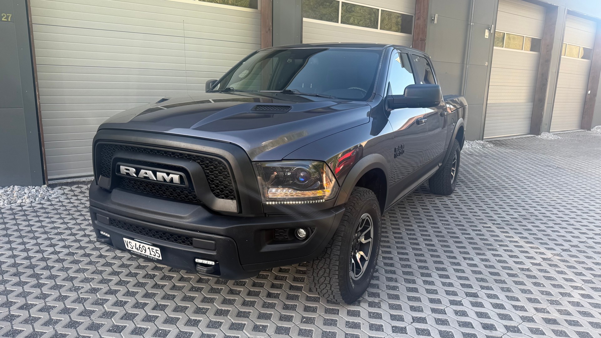 DODGE 1500 REBEL 5.7 Hemi 4x4-image-0