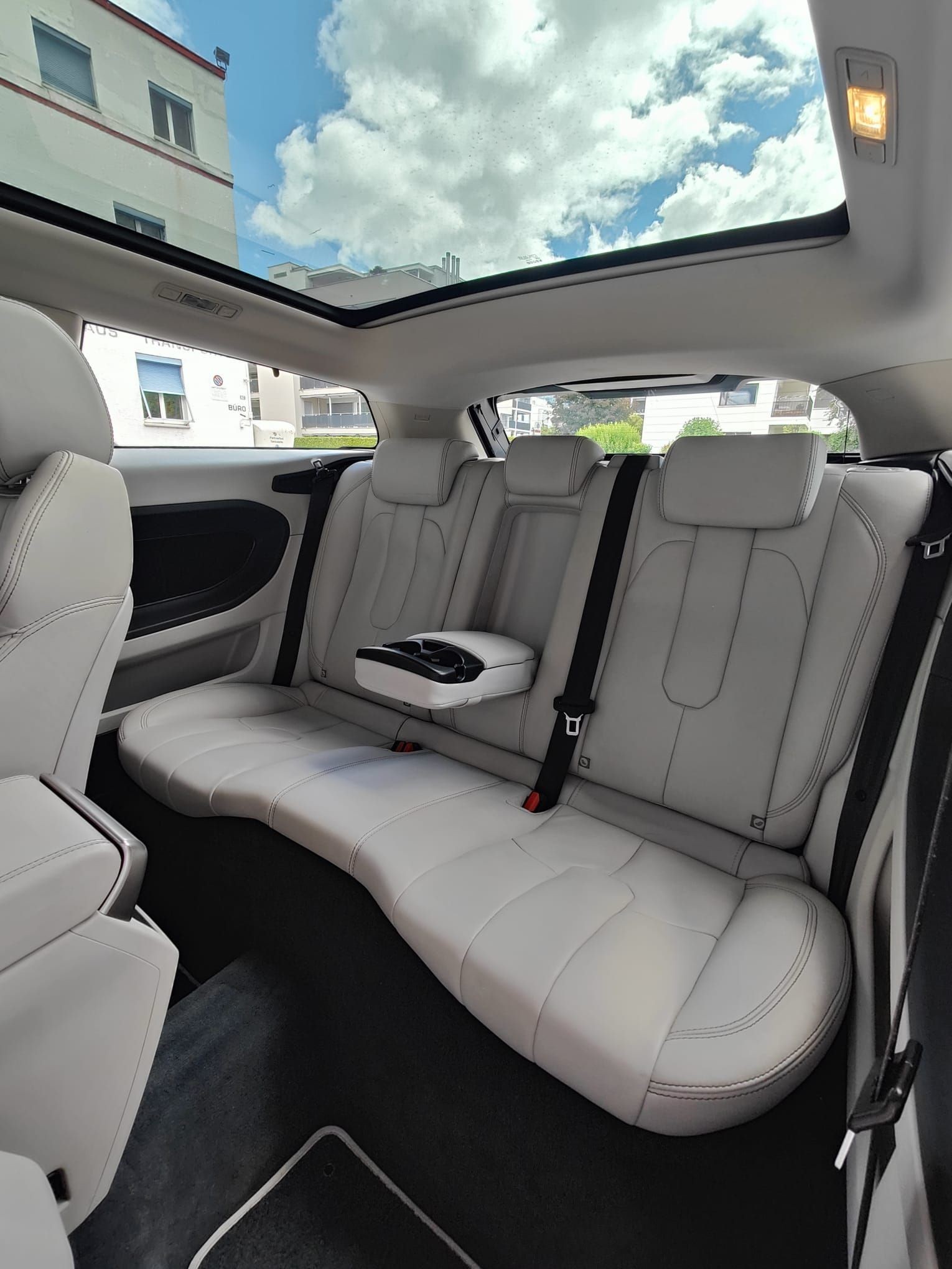 LAND ROVER 2.0 Si4 Dynamic-image-6