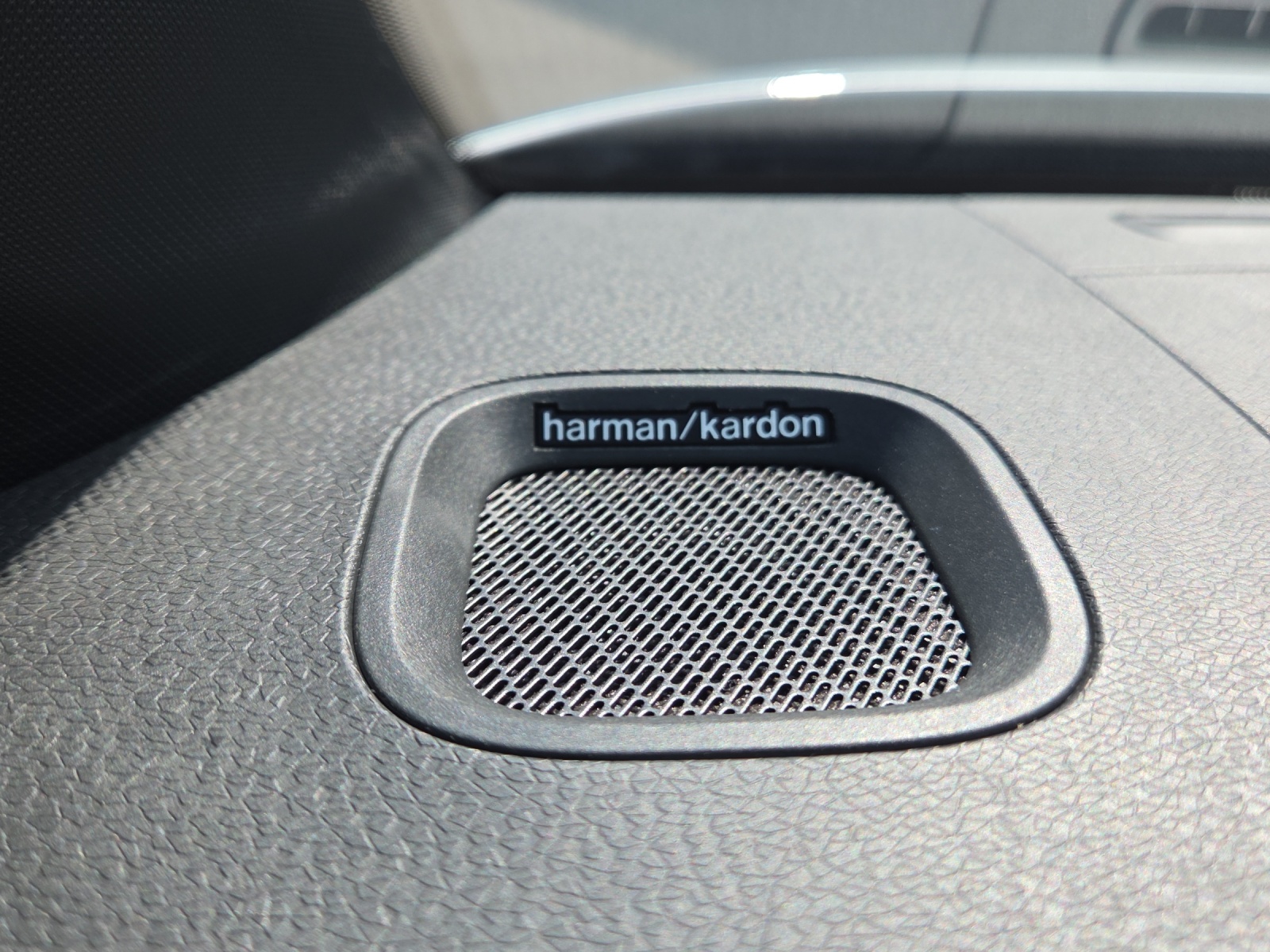 VW ID.Buzz LWB GTX 4 Motion-image-11
