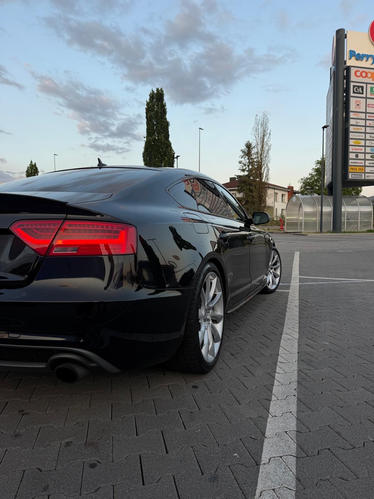 AUDI 2.0 TFSI quattro Sportback S-Tronic-image-2