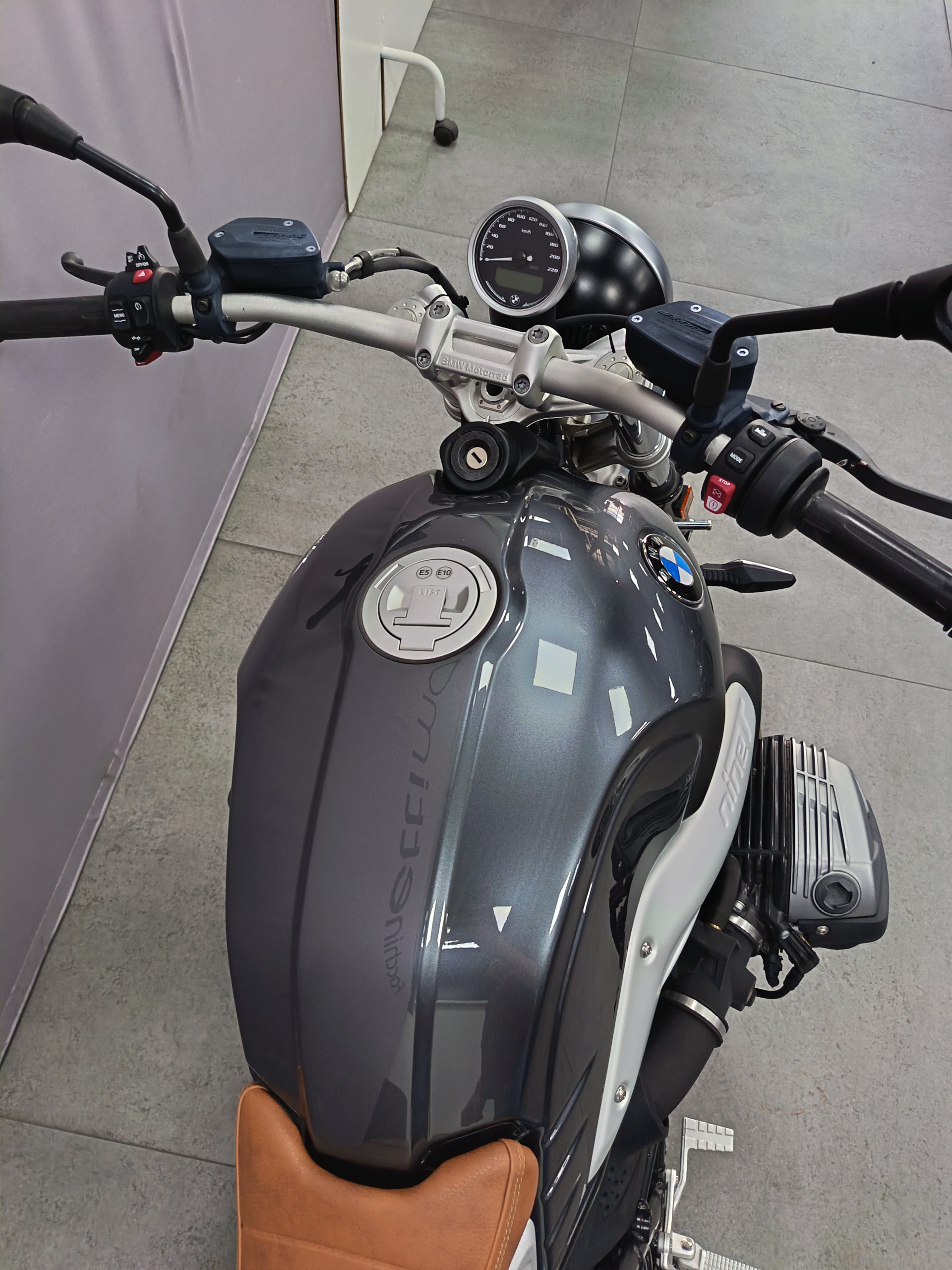 BMW R nineT Pure-image-4