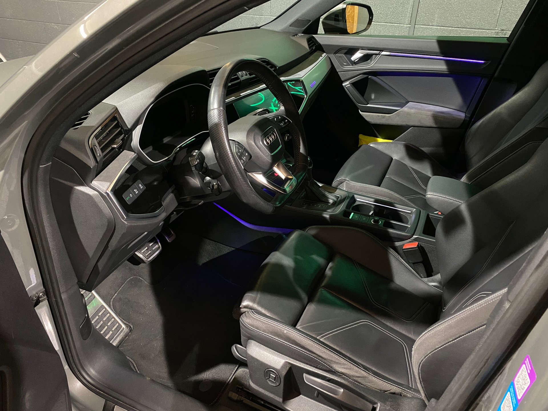 AUDI Q3 40 TFSI S line quattro S-tronic-image-13