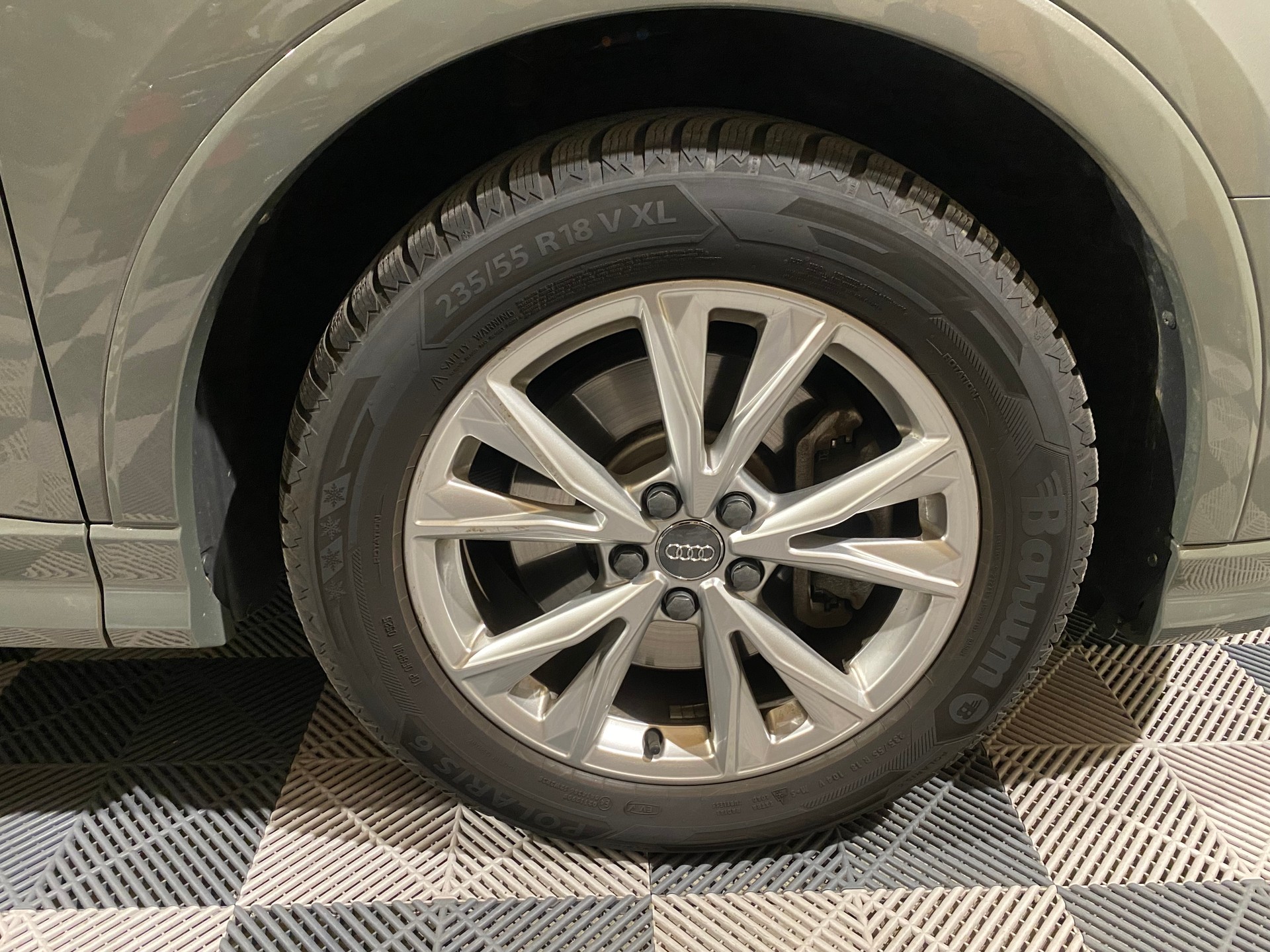 AUDI Q3 40 TFSI S line quattro S-tronic-image-6