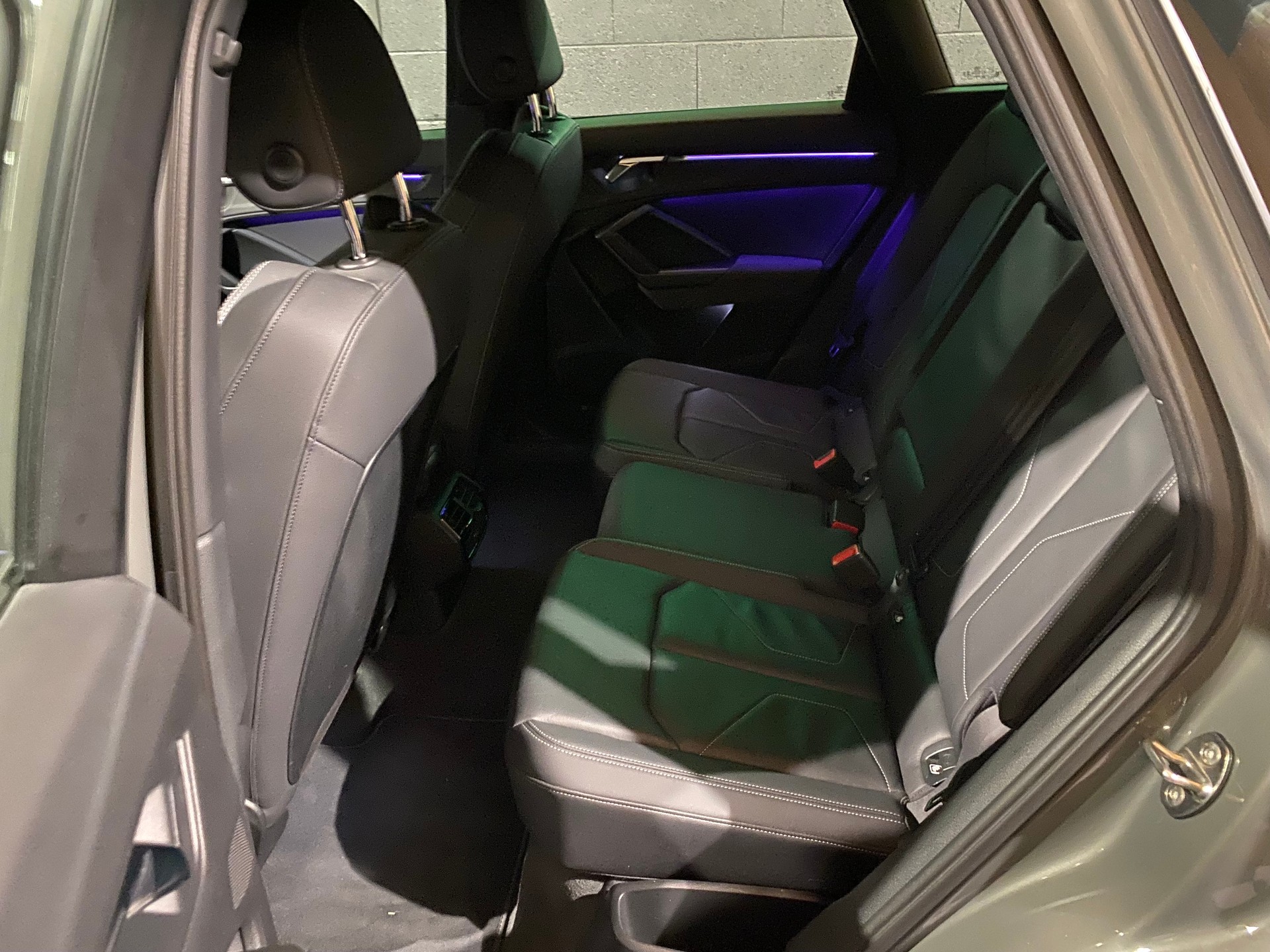 AUDI Q3 40 TFSI S line quattro S-tronic-image-16