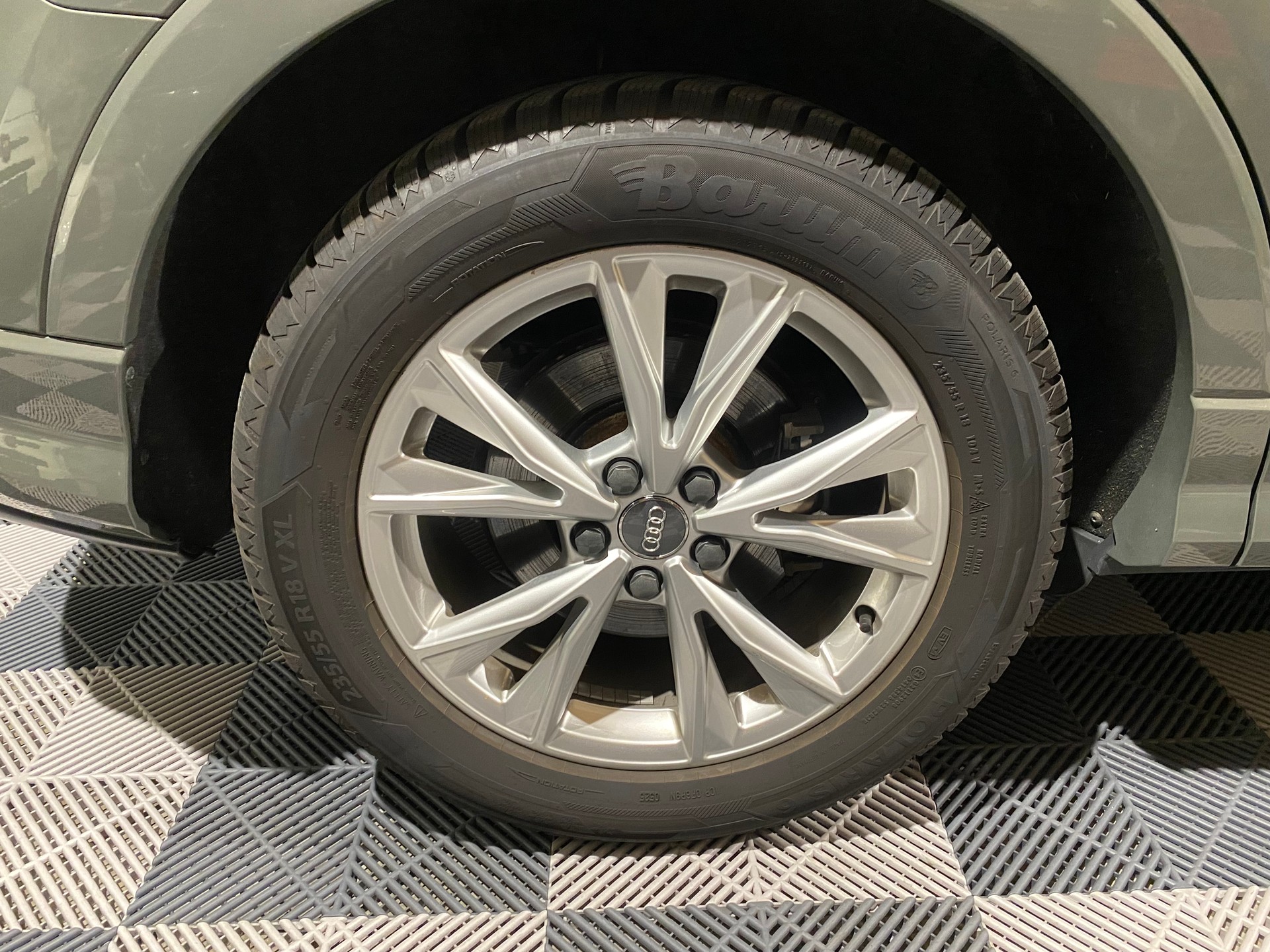 AUDI Q3 40 TFSI S line quattro S-tronic-image-5