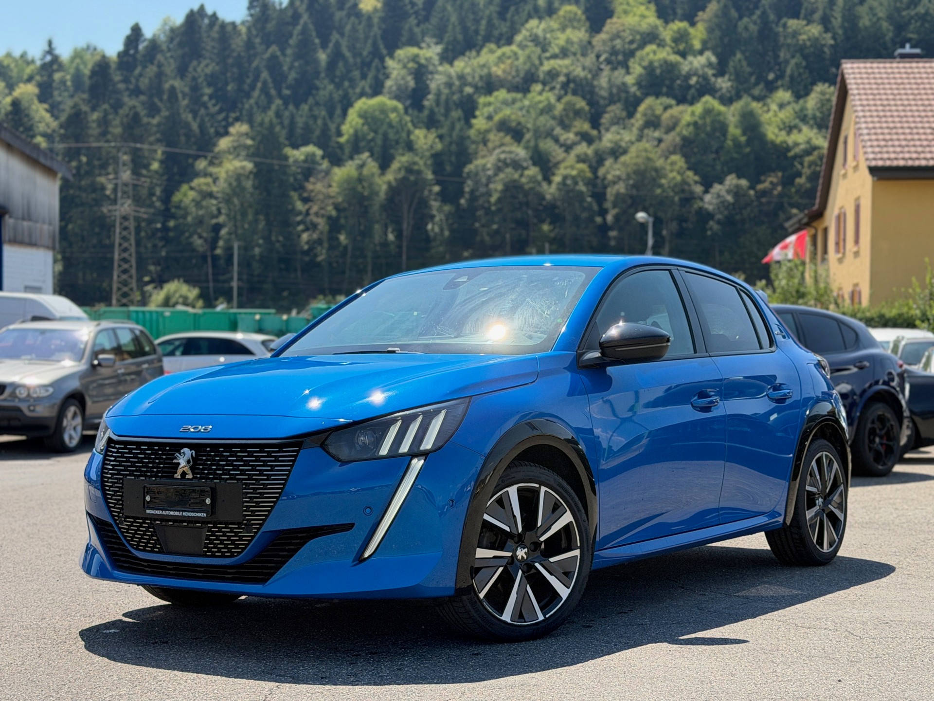 PEUGEOT 208 1.2 PureTech GT Pack EAT8-image-0