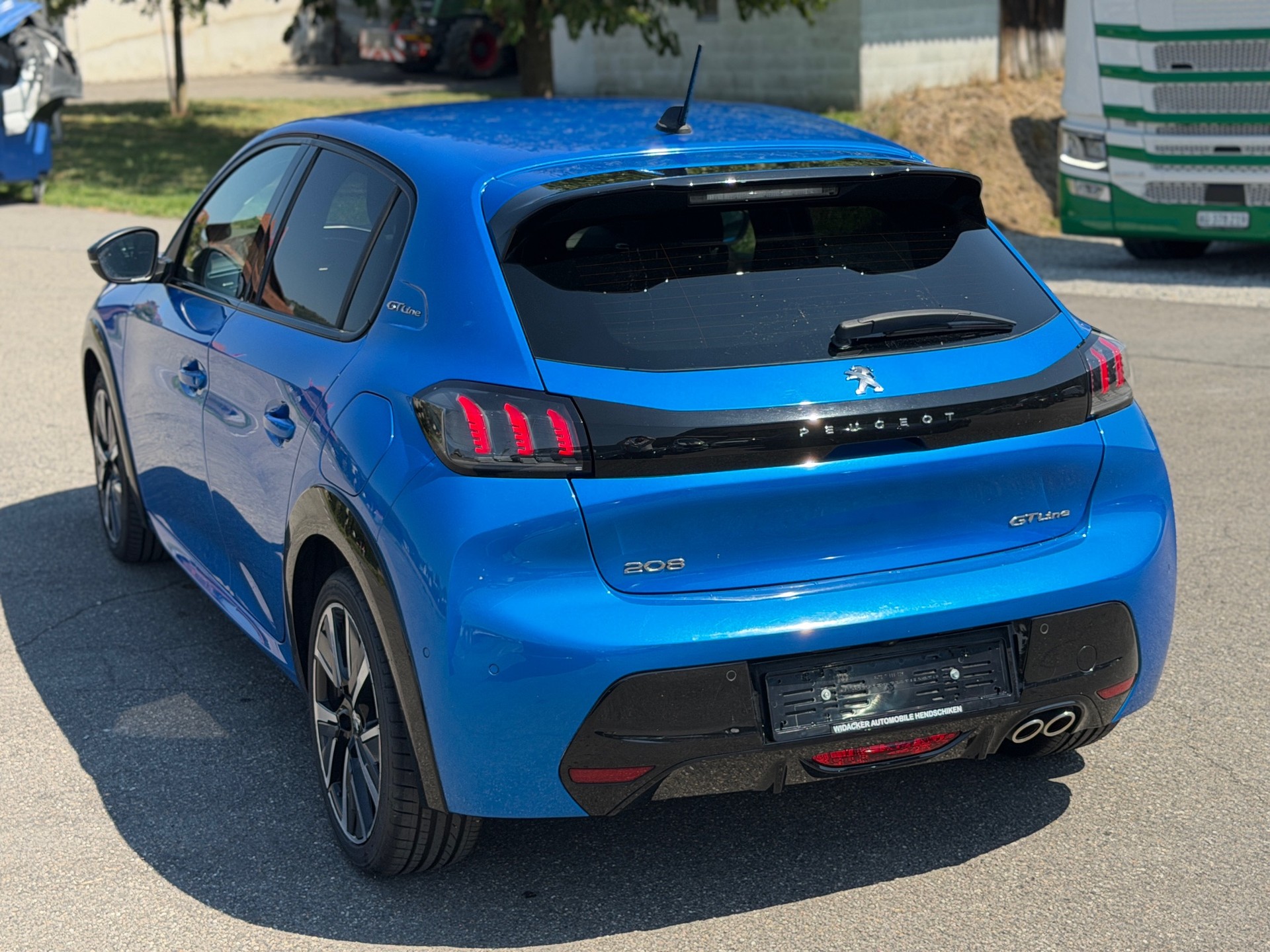 PEUGEOT 208 1.2 PureTech GT Pack EAT8-image-14