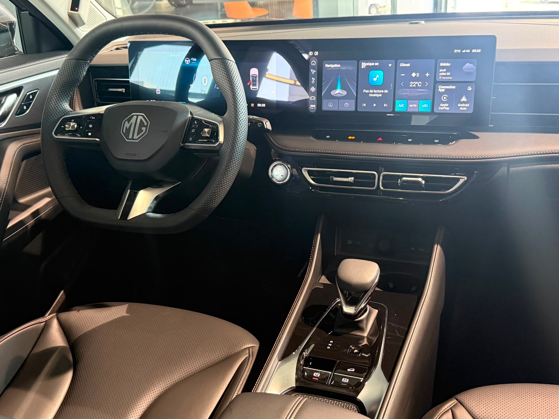 MG HS 1.5 T HEV Luxury-image-13